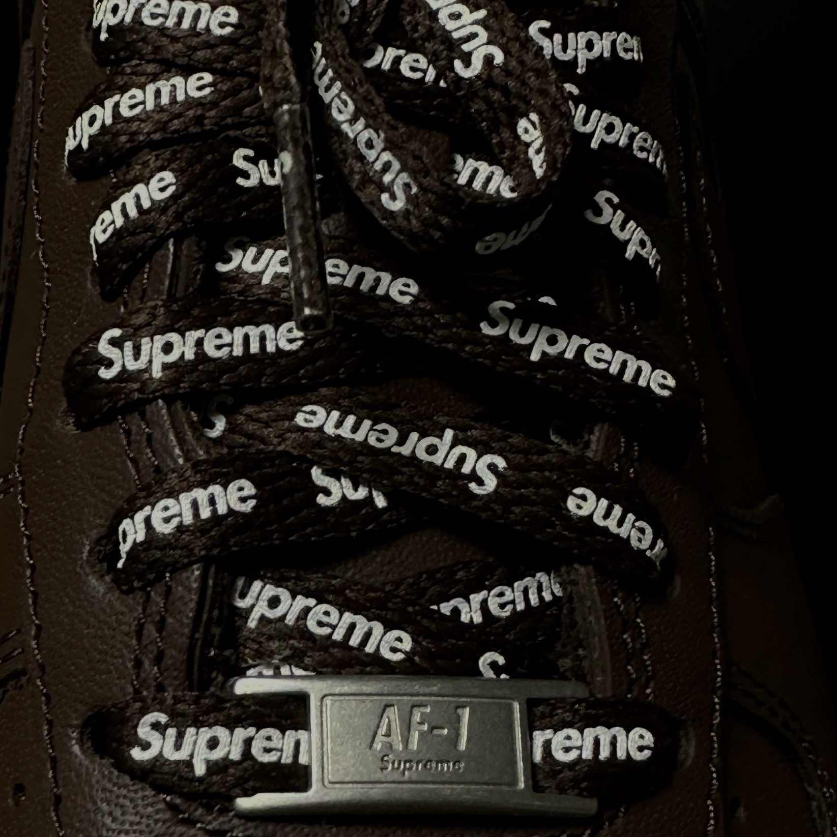 Nike x Supreme Air Force 1 Low Baroque Brown 착용 스타일