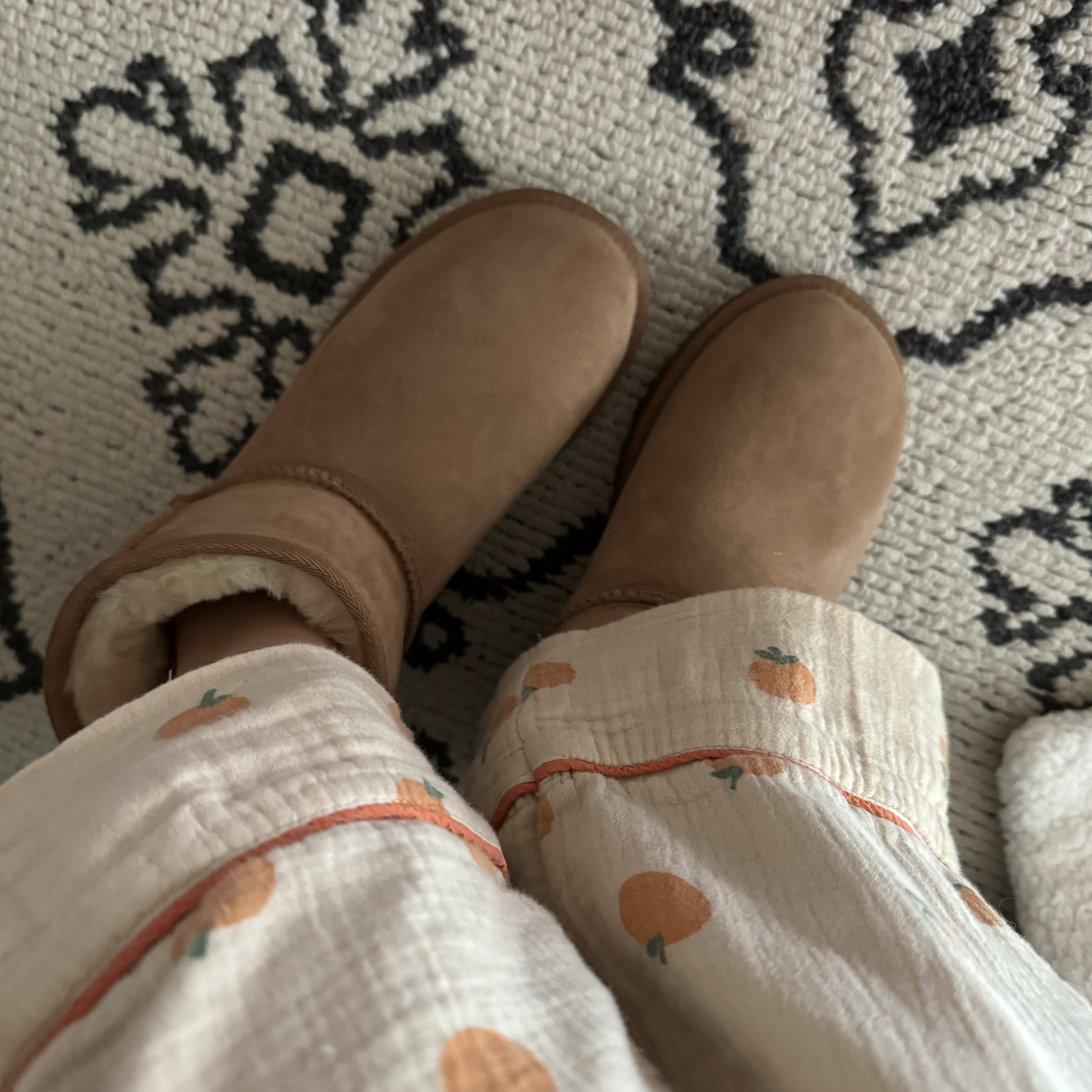 (W) UGG Classic Mini II Boots Chestnut 착용 스타일