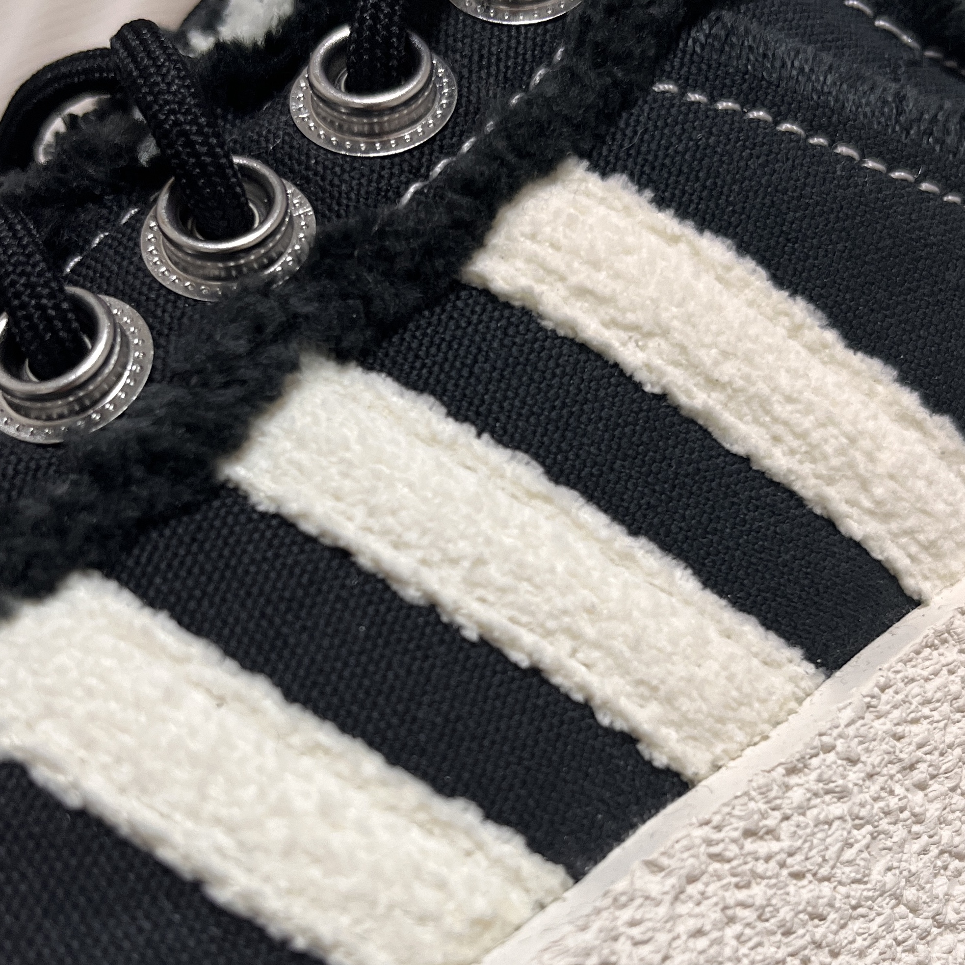 Adidas x Song for the Mute Campus 80s Core Black Cream White 착용 스타일 - 2