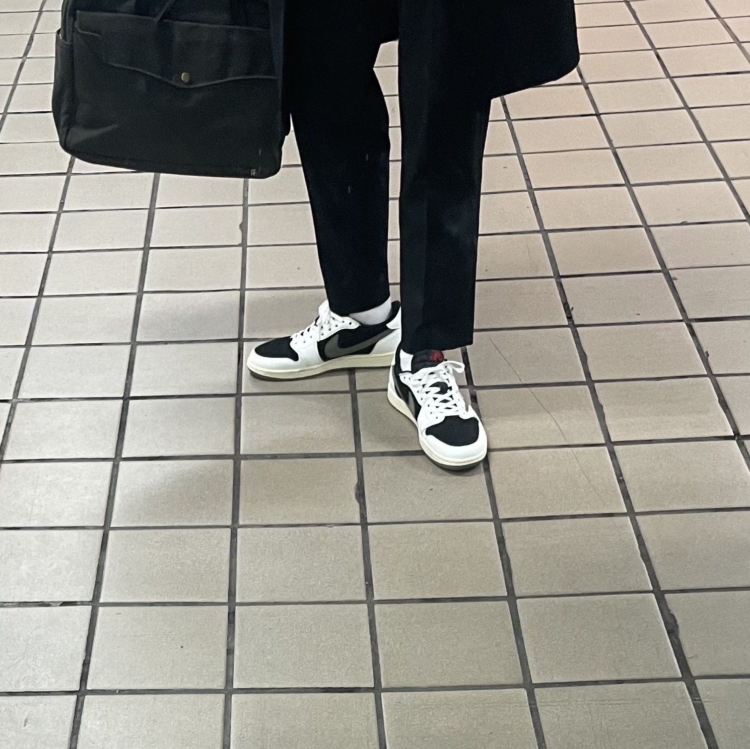 (W) Jordan 1 x Travis Scott Retro Low OG SP Medium Olive 착용 스타일