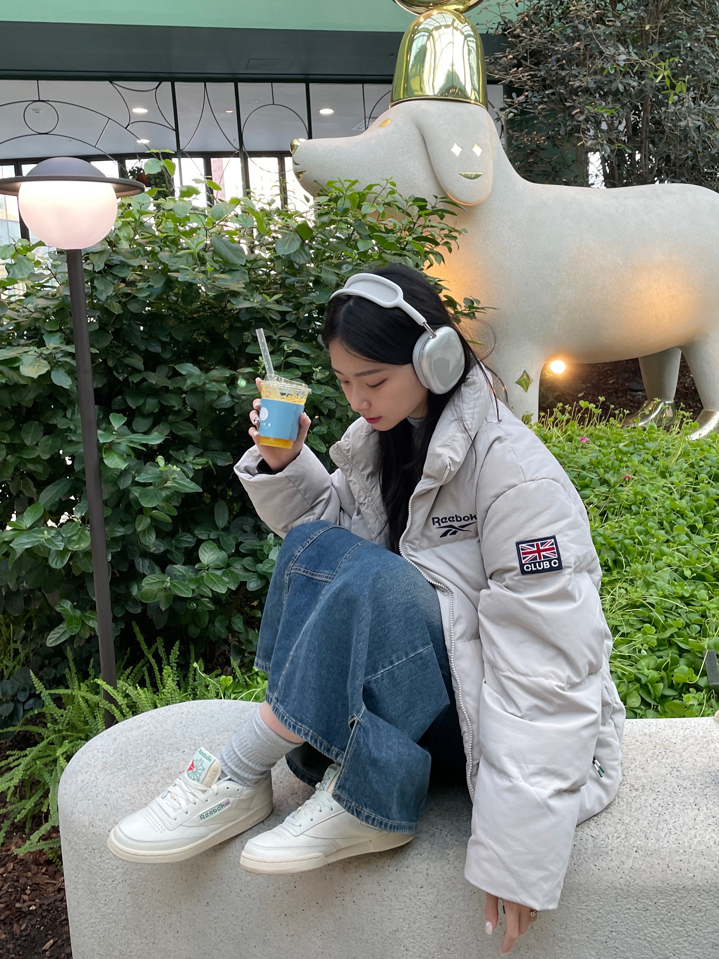 Reebok Club C 85 Vintage Chalk Green, Apple AirPods Max Lightning Silver (Korean Ver.) 착용 스타일 - 4