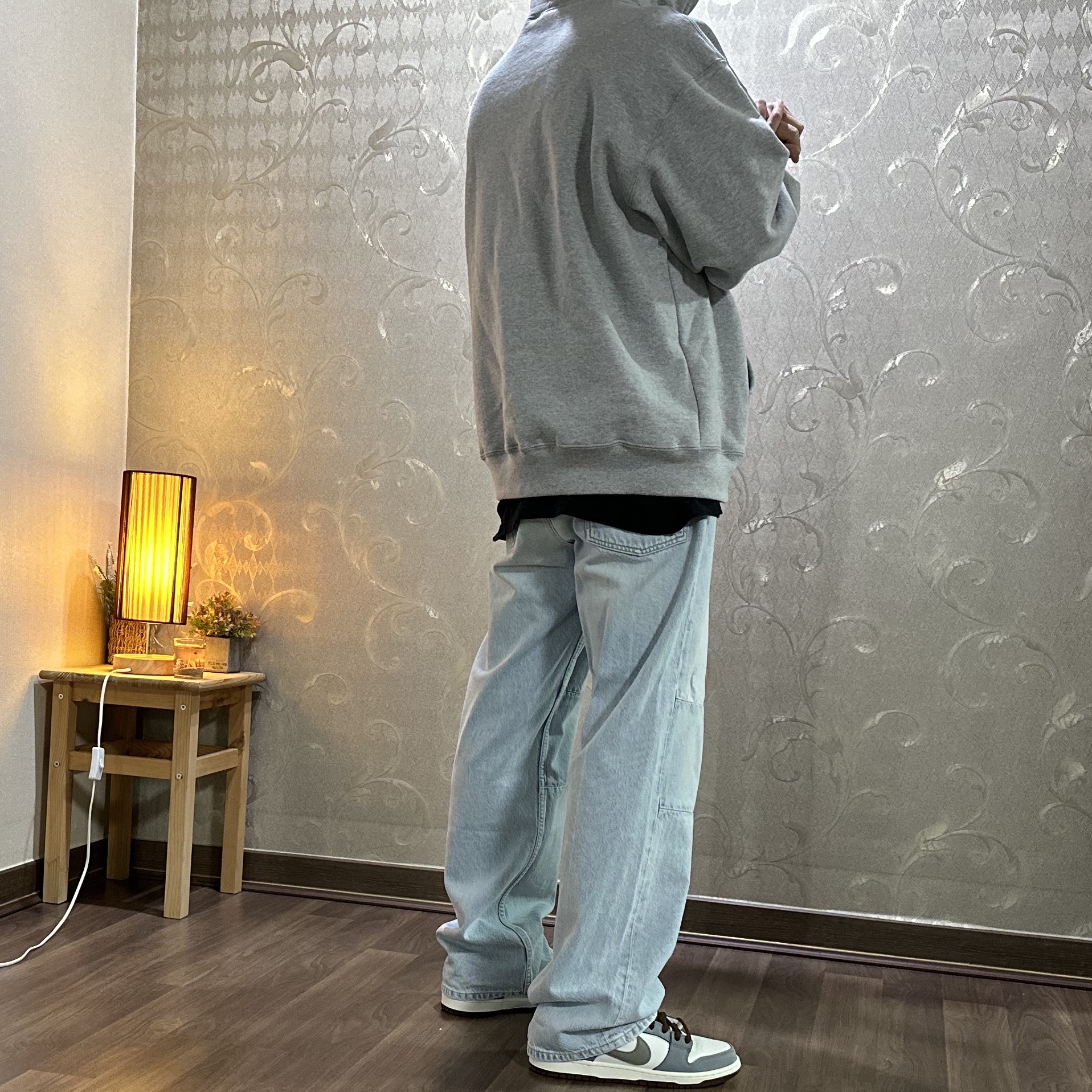 Supreme West Hollywood Shop Small Box Hooded Sweatshirt Heather Grey - 23FW 착용 스타일 - 2