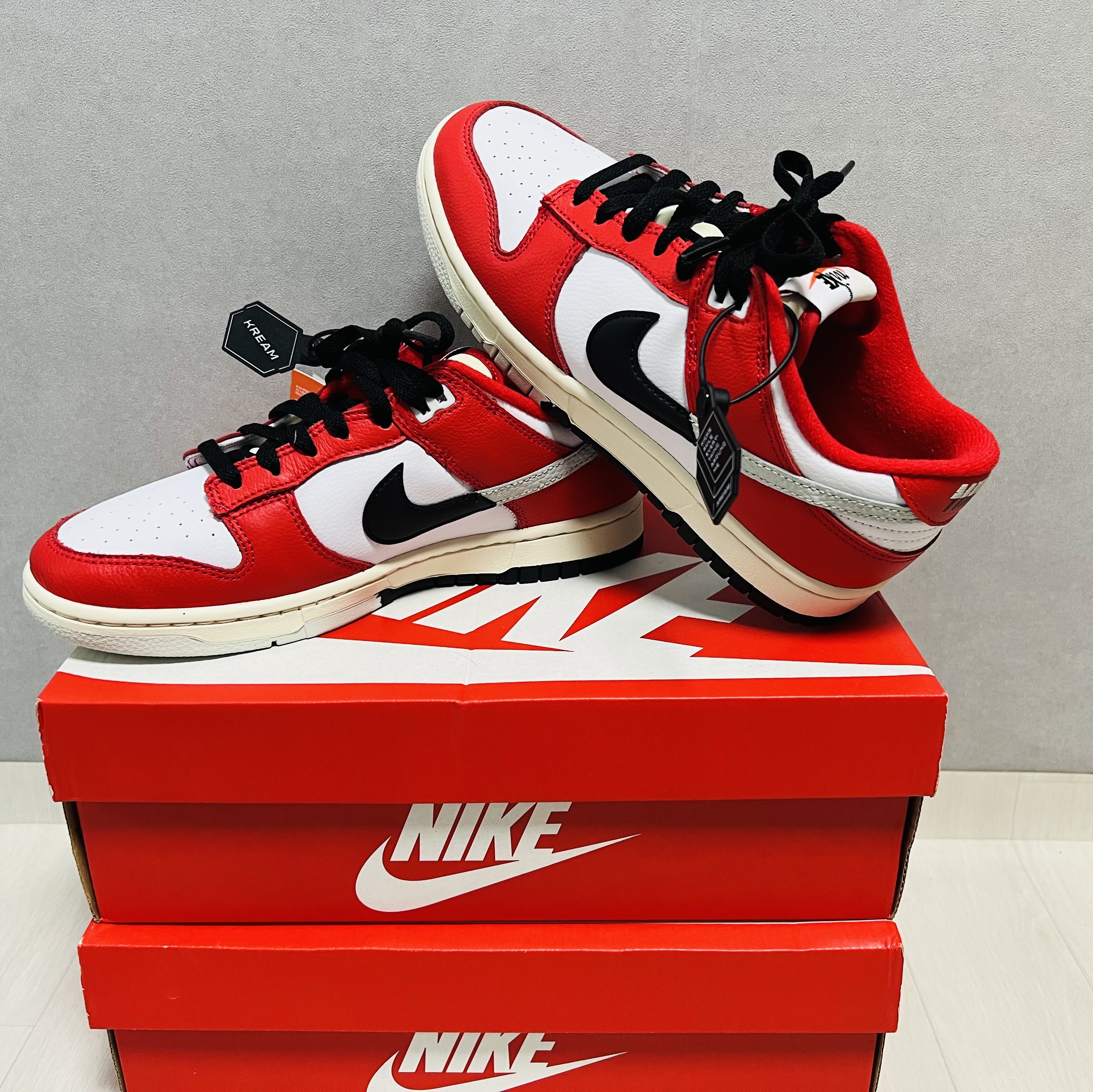 Nike Dunk Low Retro PRM University Red Black 착용 스타일 - 3