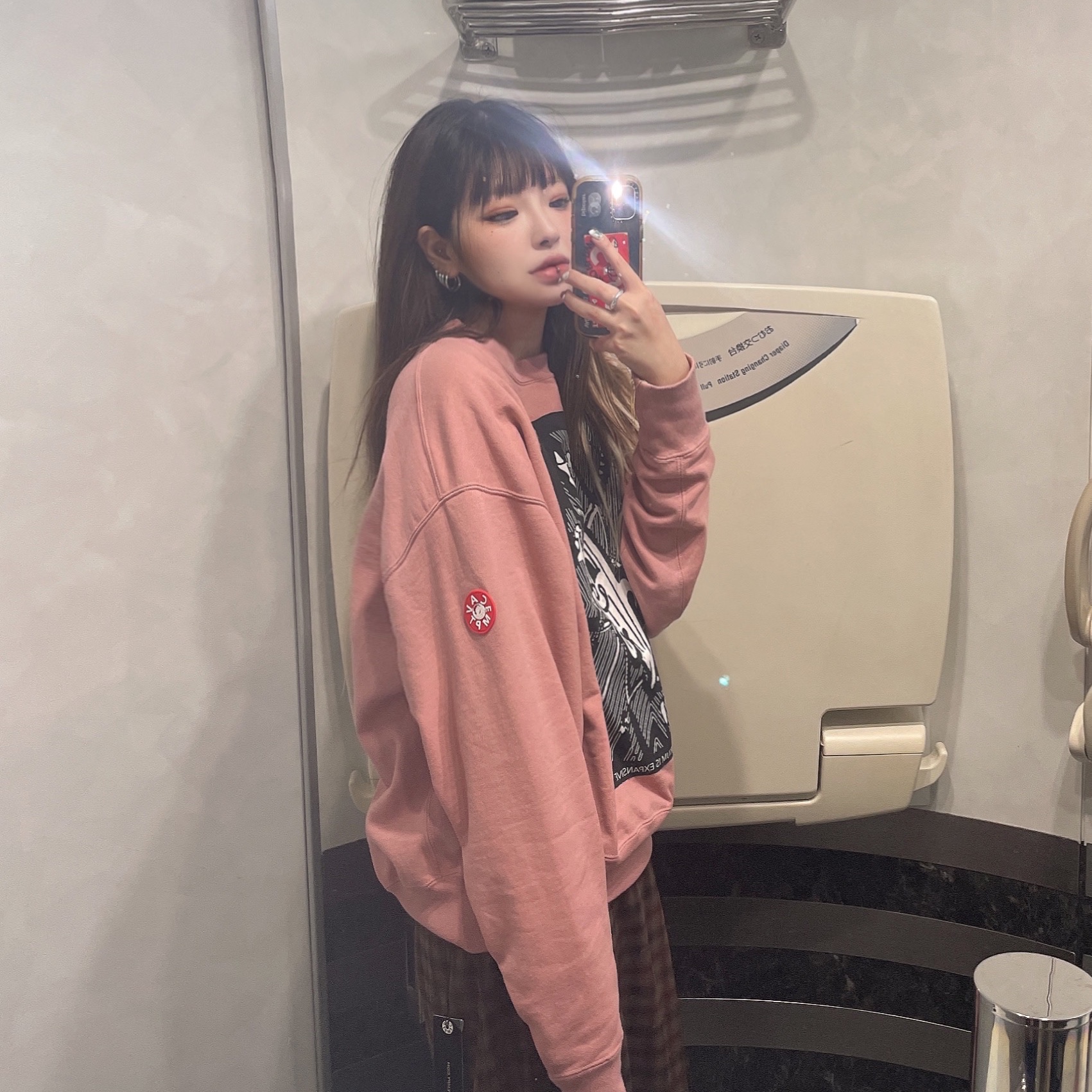 Cav Empt MD Delirium Crew Neck Pink - 23FW 착용 스타일