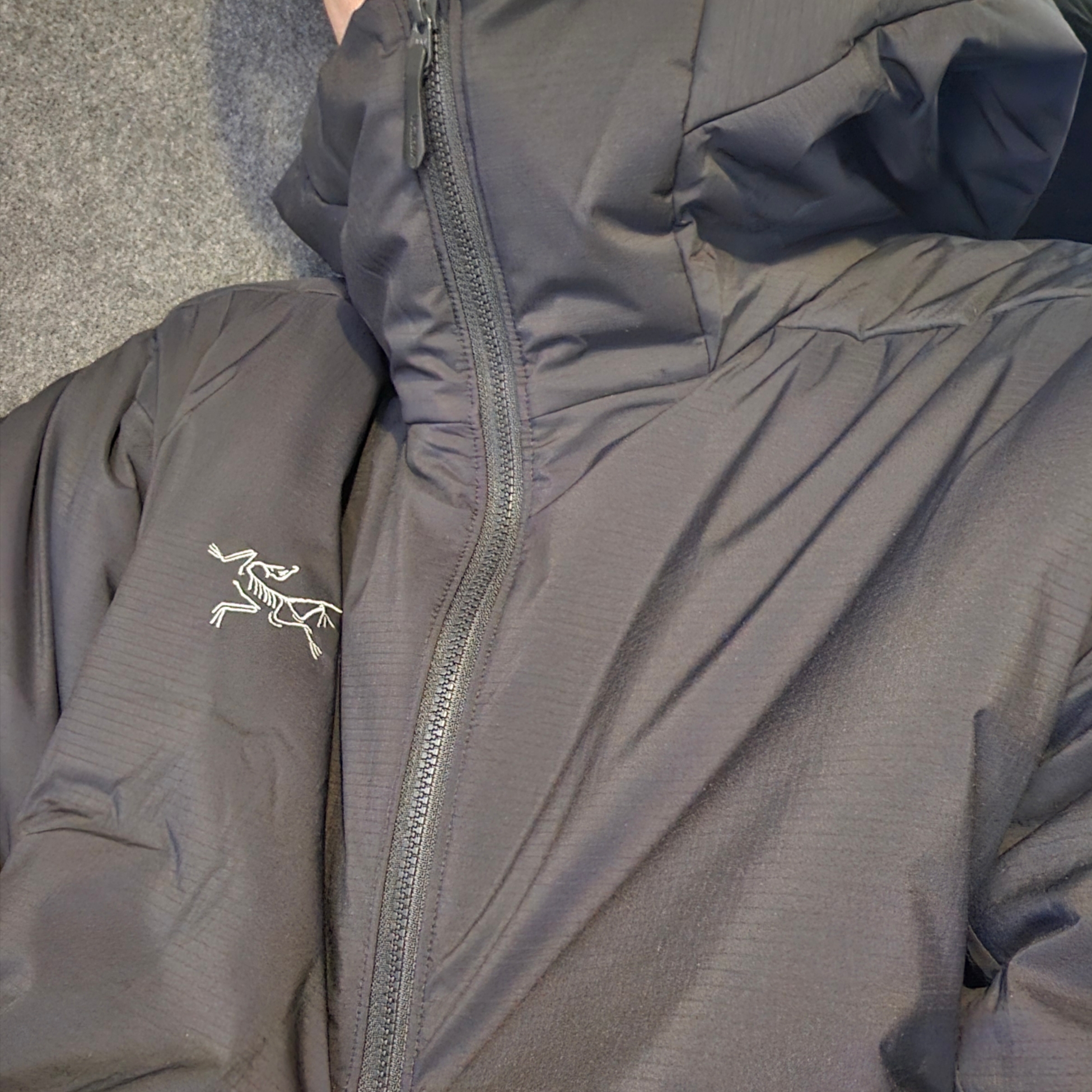 Arc'teryx Atom Heavyweight Hoody Black 착용 스타일