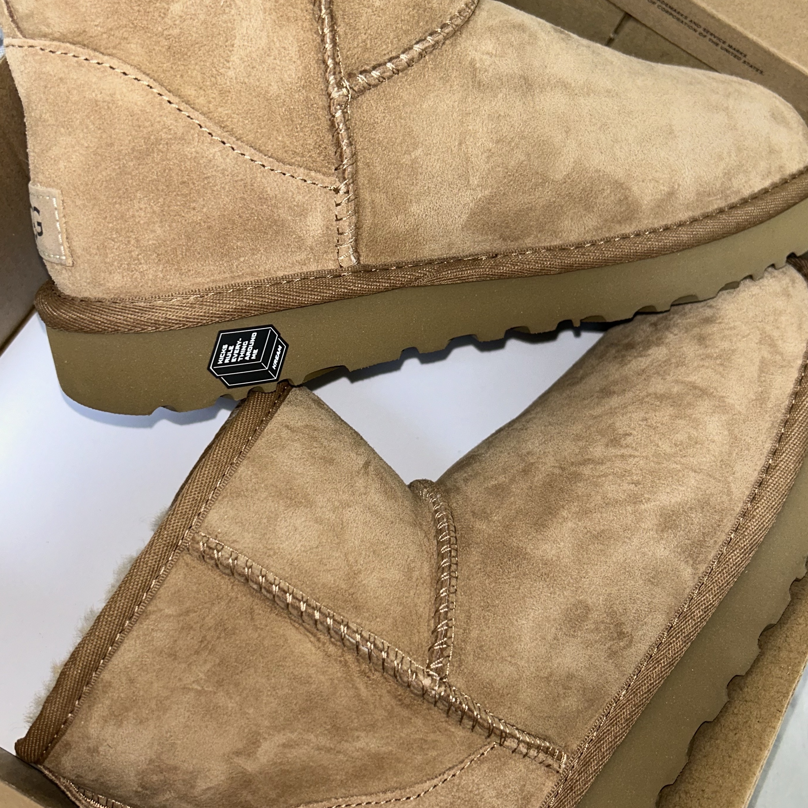(W) UGG Classic Mini II Boots Chestnut 착용 스타일