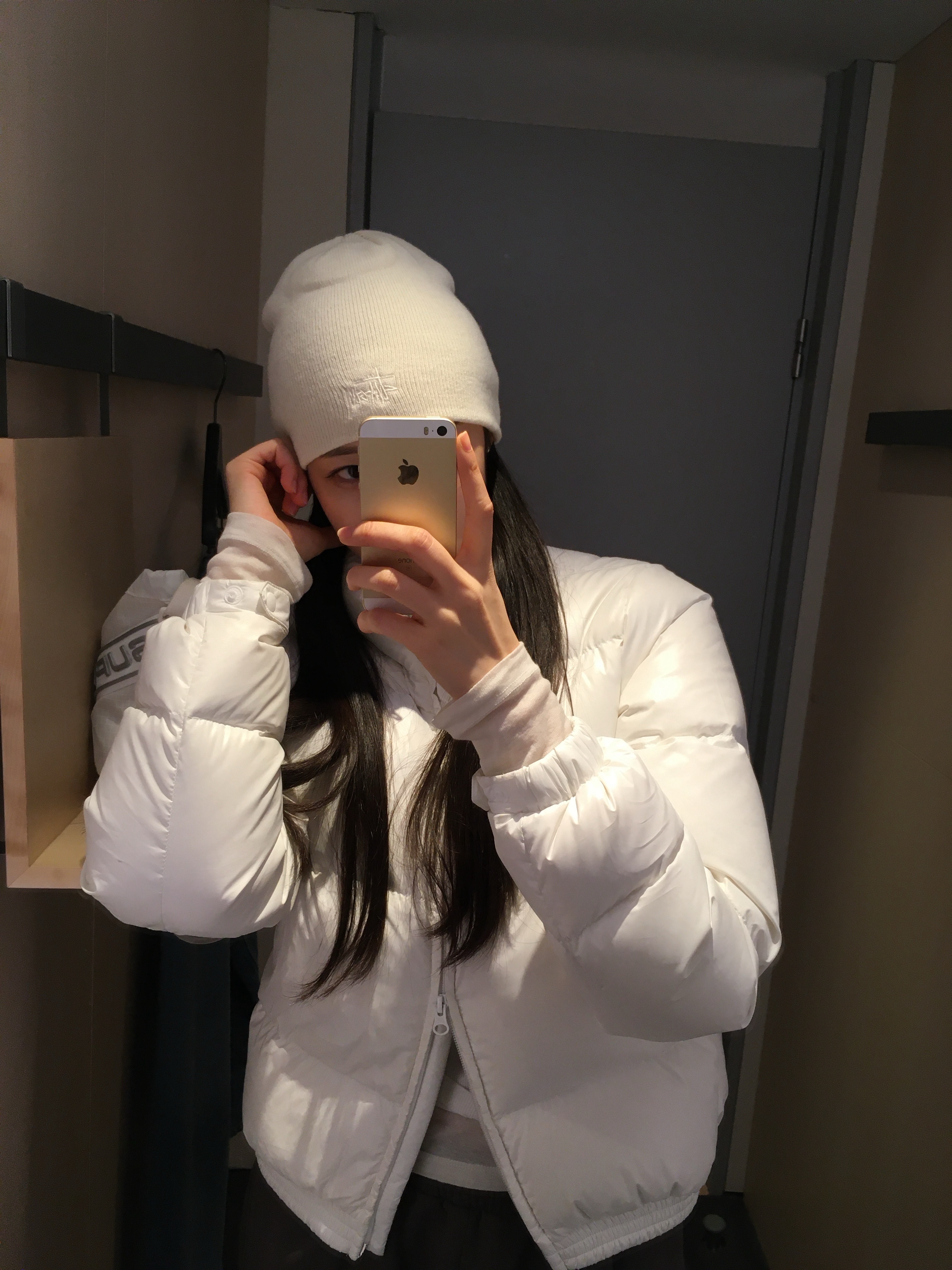 Stussy Basic Skullcap Beanie Bone, [KREAM 단독] Safarispot Women 1/2 Basic Safari Down Jacket White 착용 스타일