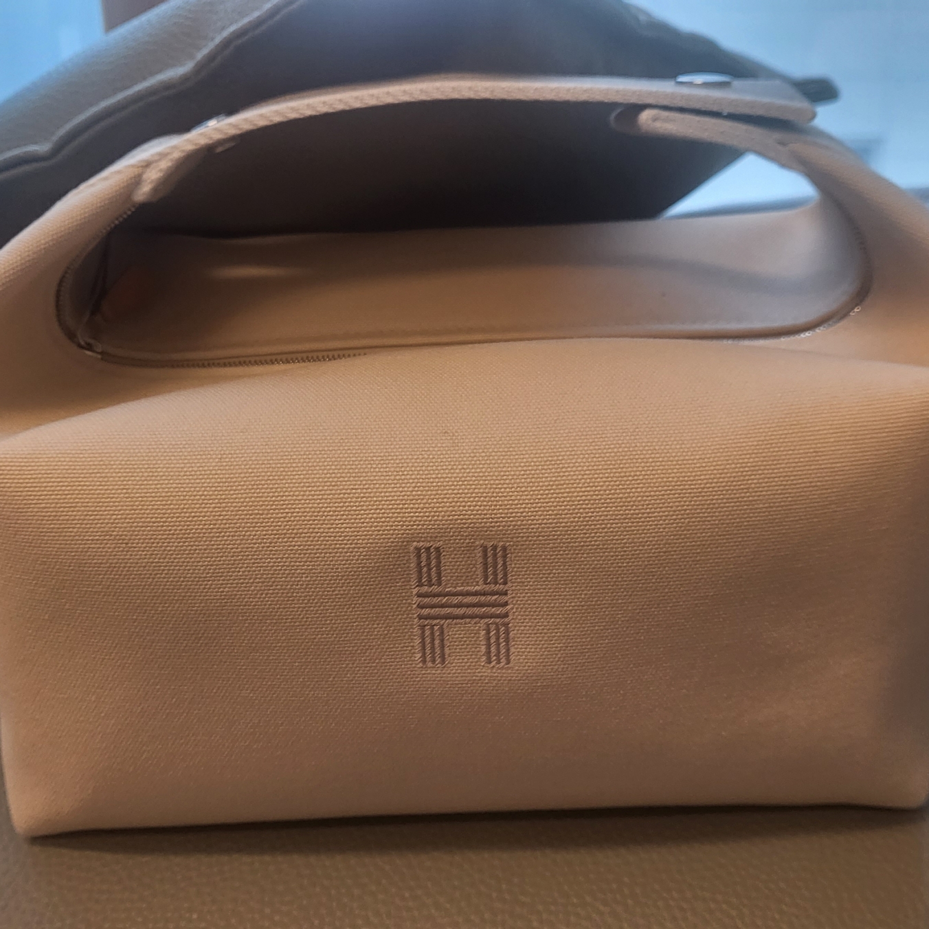 Hermes Large Bride-A-Brac Case Canvas & Naturel 착용 스타일