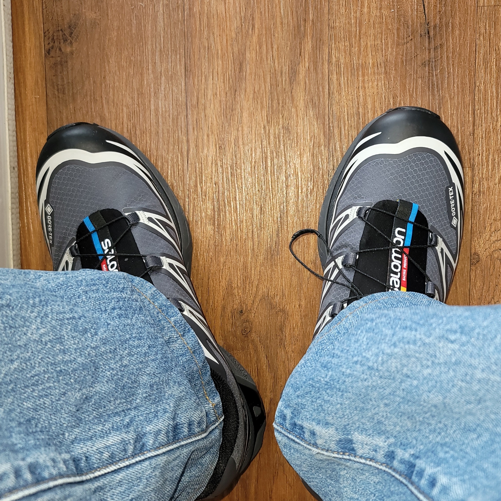 Salomon XT-6 Gore-Tex Black Ebony 착용 스타일