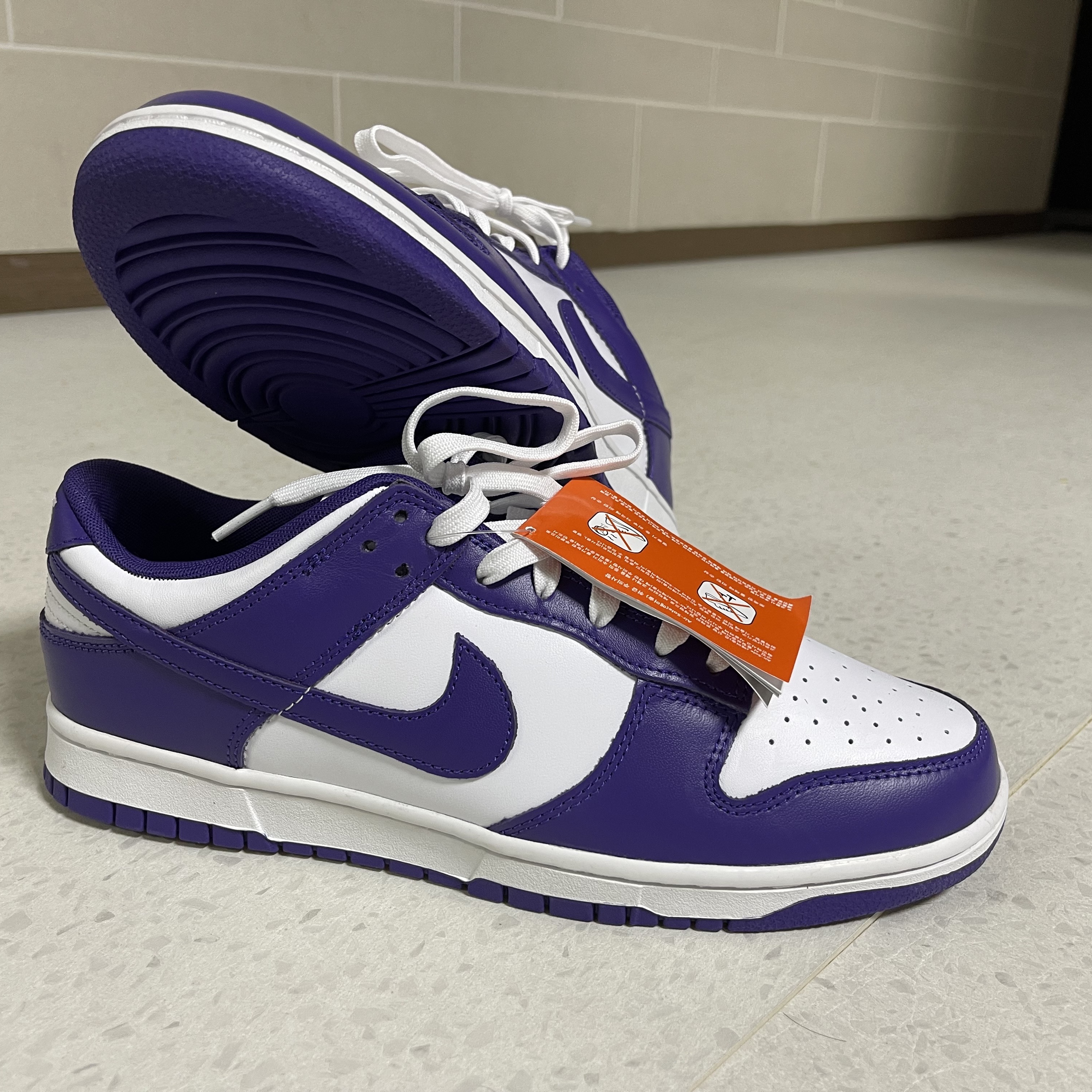 Nike Dunk Low Retro SE Black, Nike Dunk Low Retro Championship Court Purple 착용 스타일 - 3