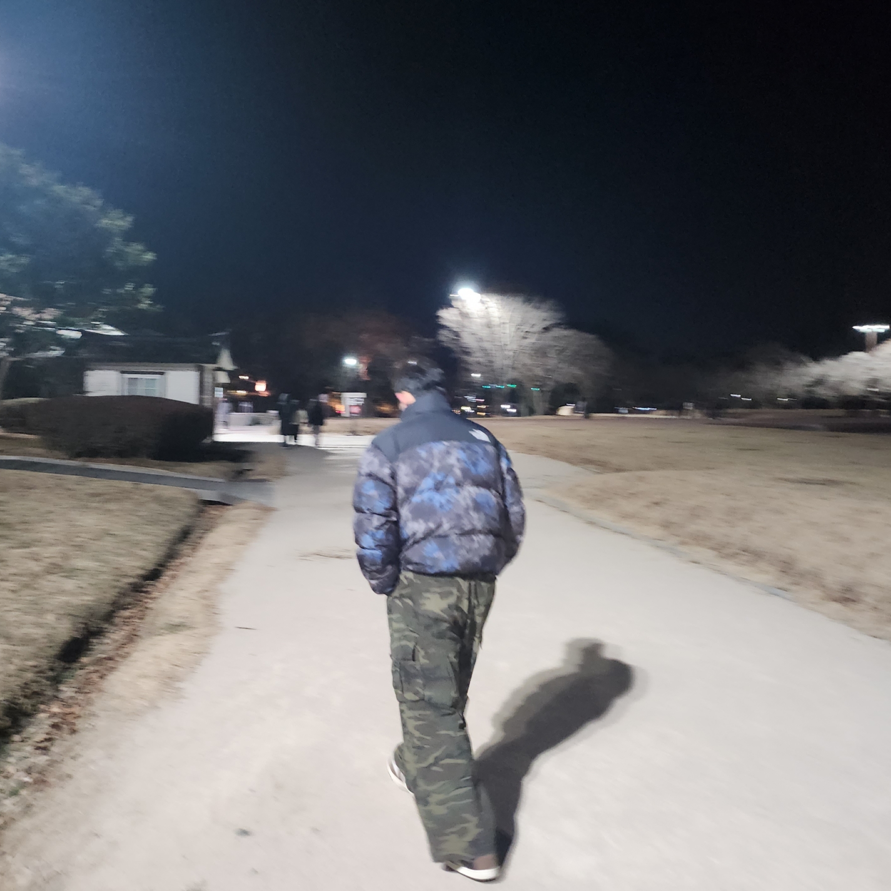 The North Face 1996 Novelty Nuptse Jacket Deep and Deep Navy 착용 스타일 - 1