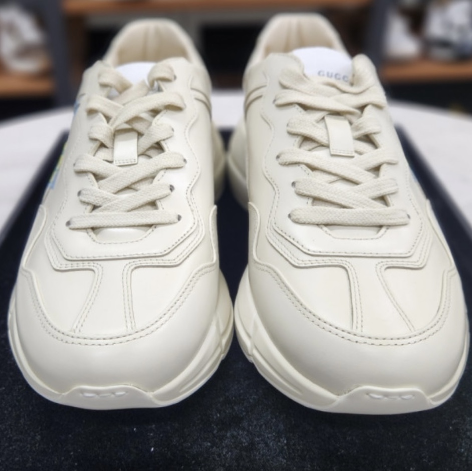 Gucci Rhyton Star Print Sneakers Ivory 착용 스타일 - 5