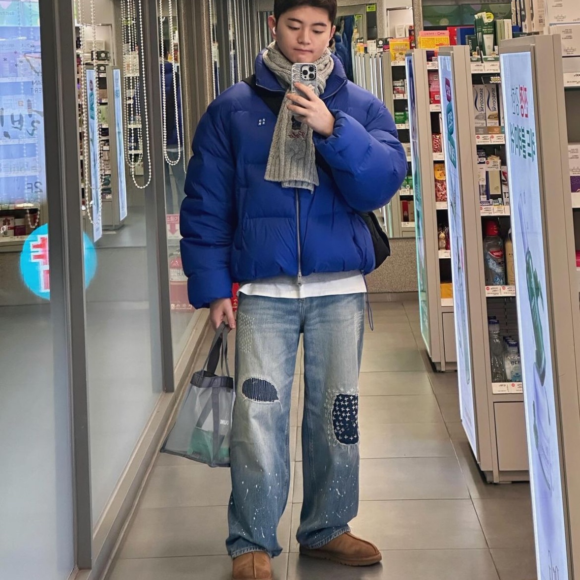 Ader Error Sig; TRS Tag Puffer Jacket 01 Z-Blue, Zara x Ader Error Patchwork Jeans Blue 착용 스타일 - 1