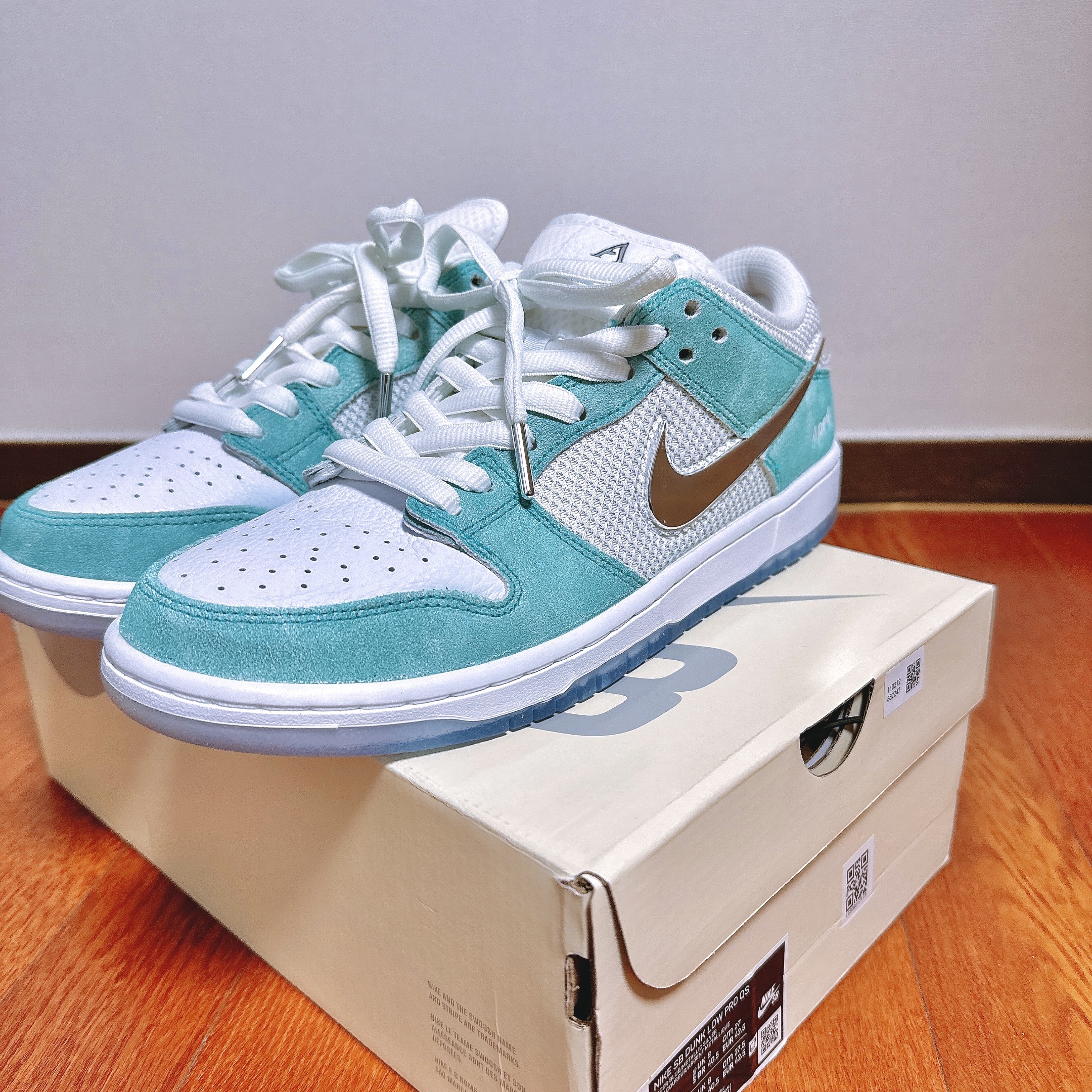 Nike x April Skateboards SB Dunk Low Pro QS Racer Blue Metallic Silver 착용 스타일 - 3