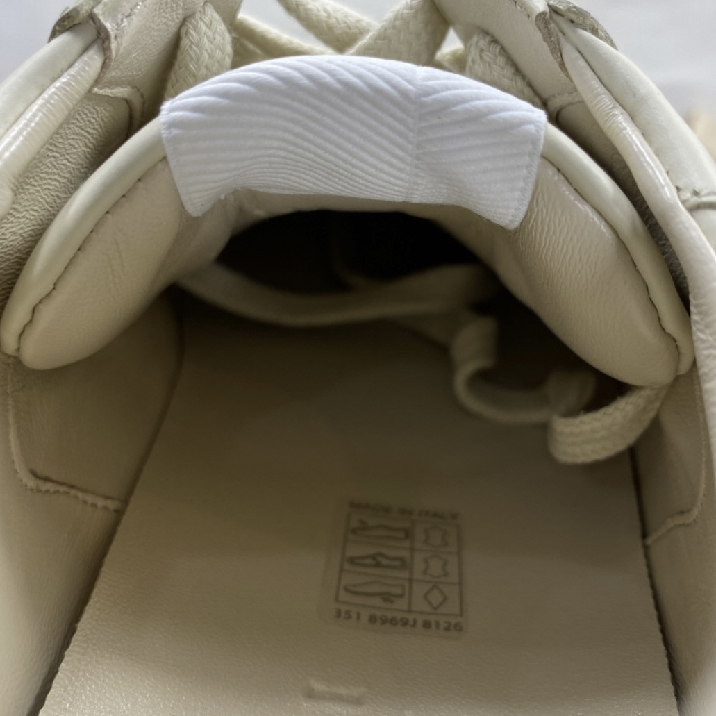 Gucci Rhyton Star Print Sneakers Ivory 착용 스타일 - 8