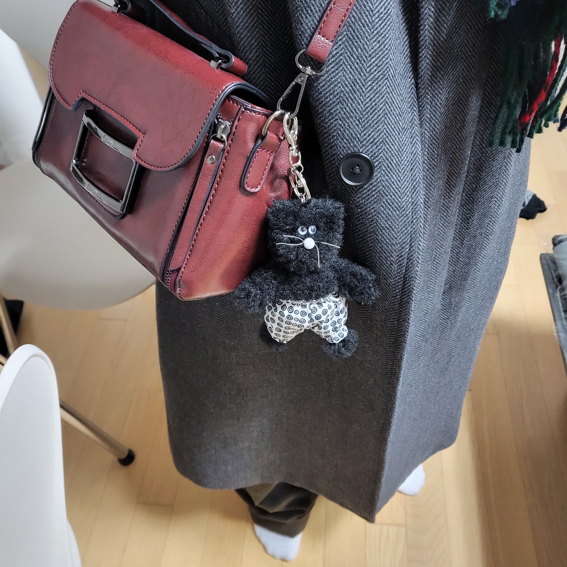 Monamhee x 10 Corso Como Bianco Keyring Black 착용 스타일
