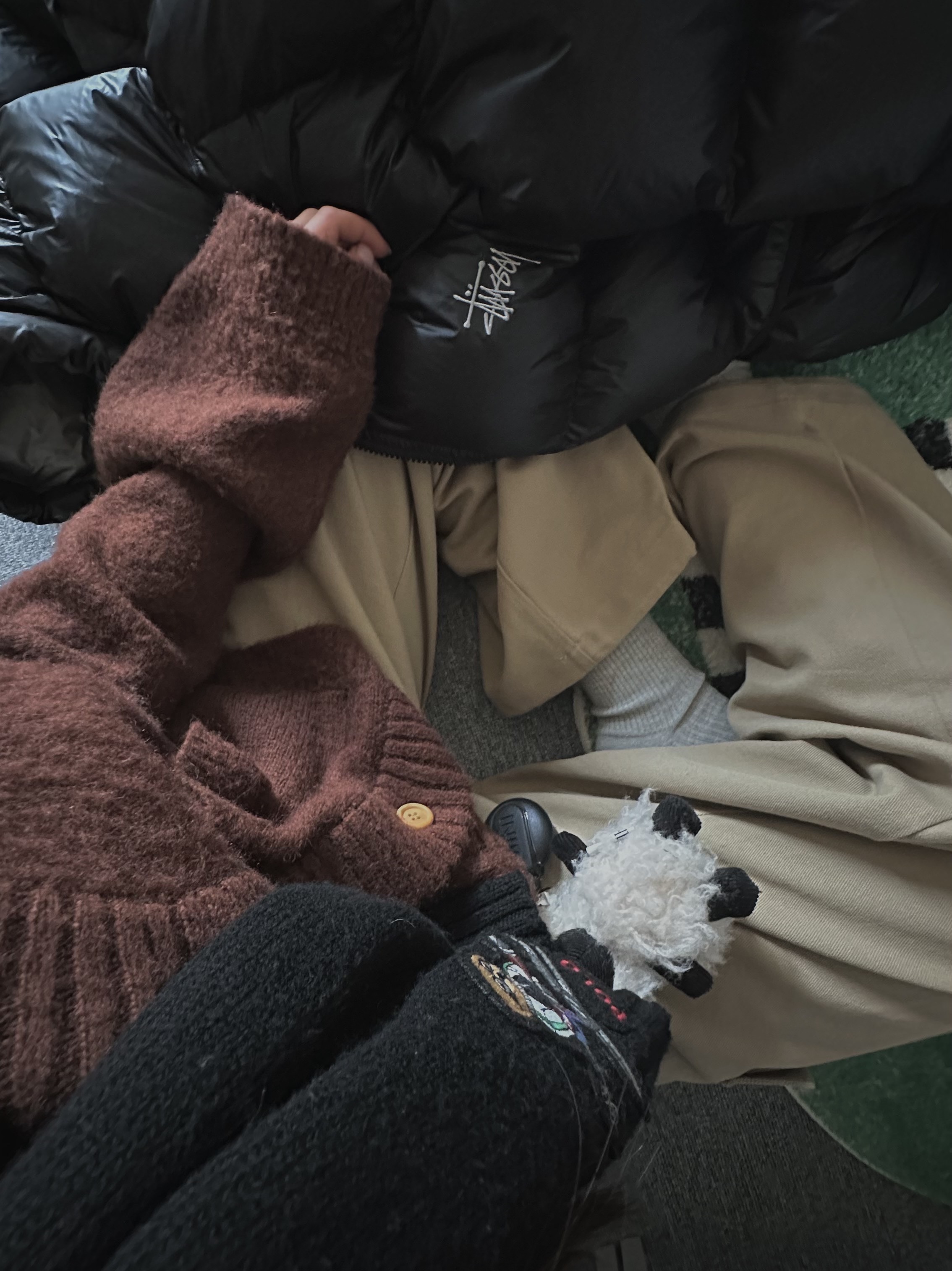 Stussy Down Parka Micro Ripstop Phantom Black, Nike x Supreme Air Force 1 Low White 착용 스타일 - 1