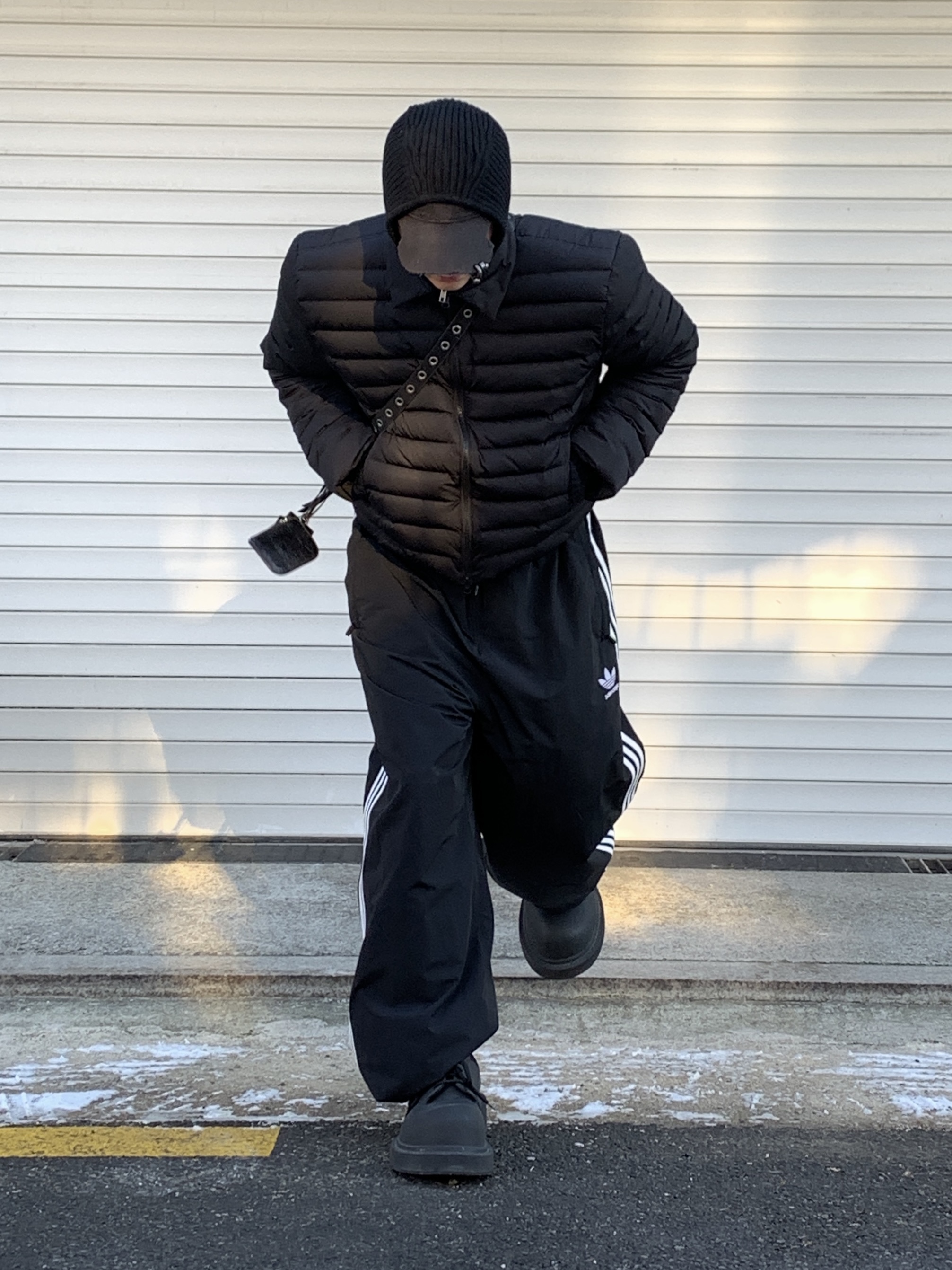 Balenciaga Heavy Piercing Cap Faded Black, Balenciaga x Adidas Tracksuit Trousers Black 착용 스타일 - 9