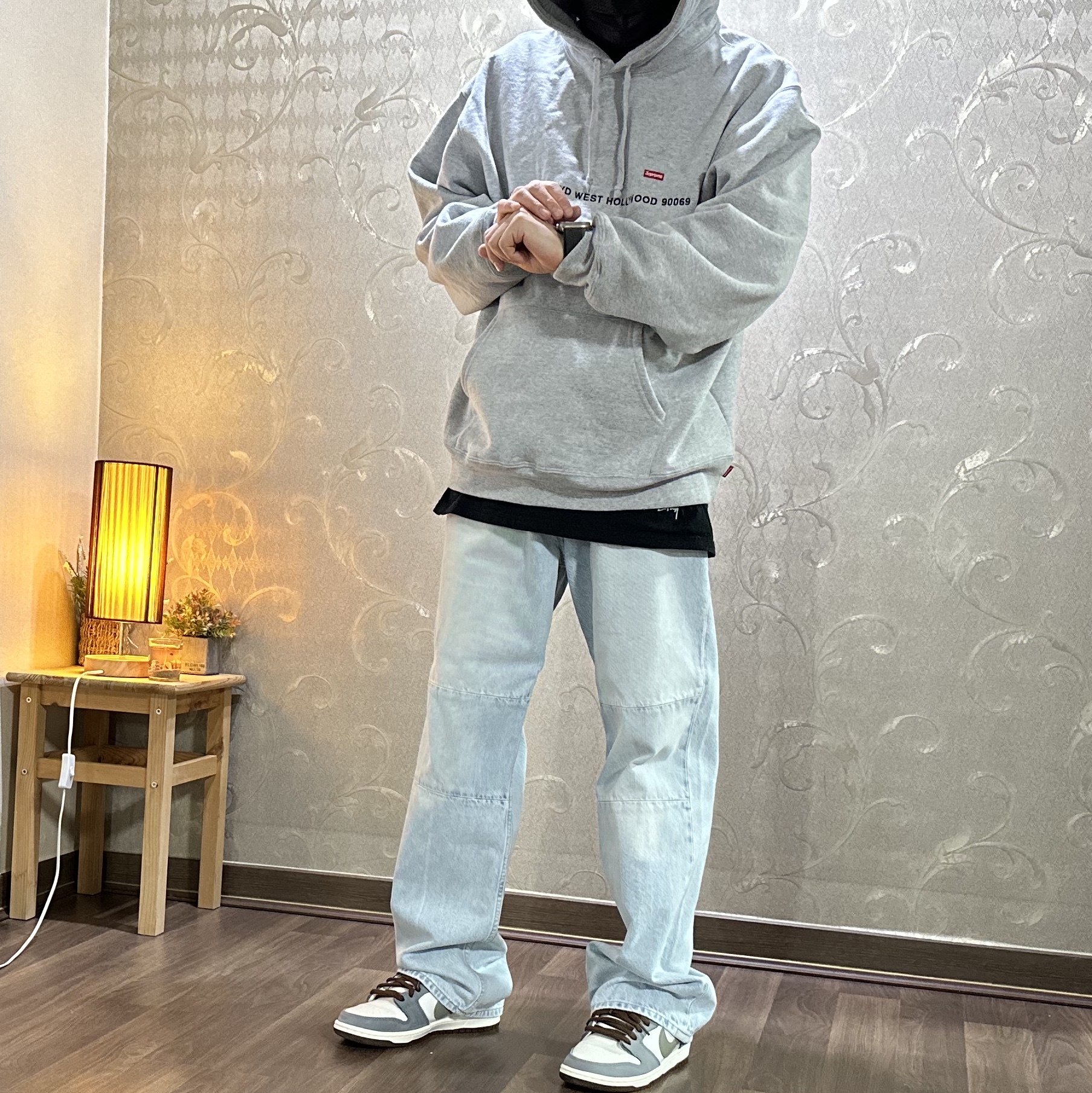Supreme West Hollywood Shop Small Box Hooded Sweatshirt Heather Grey - 23FW 착용 스타일 - 3
