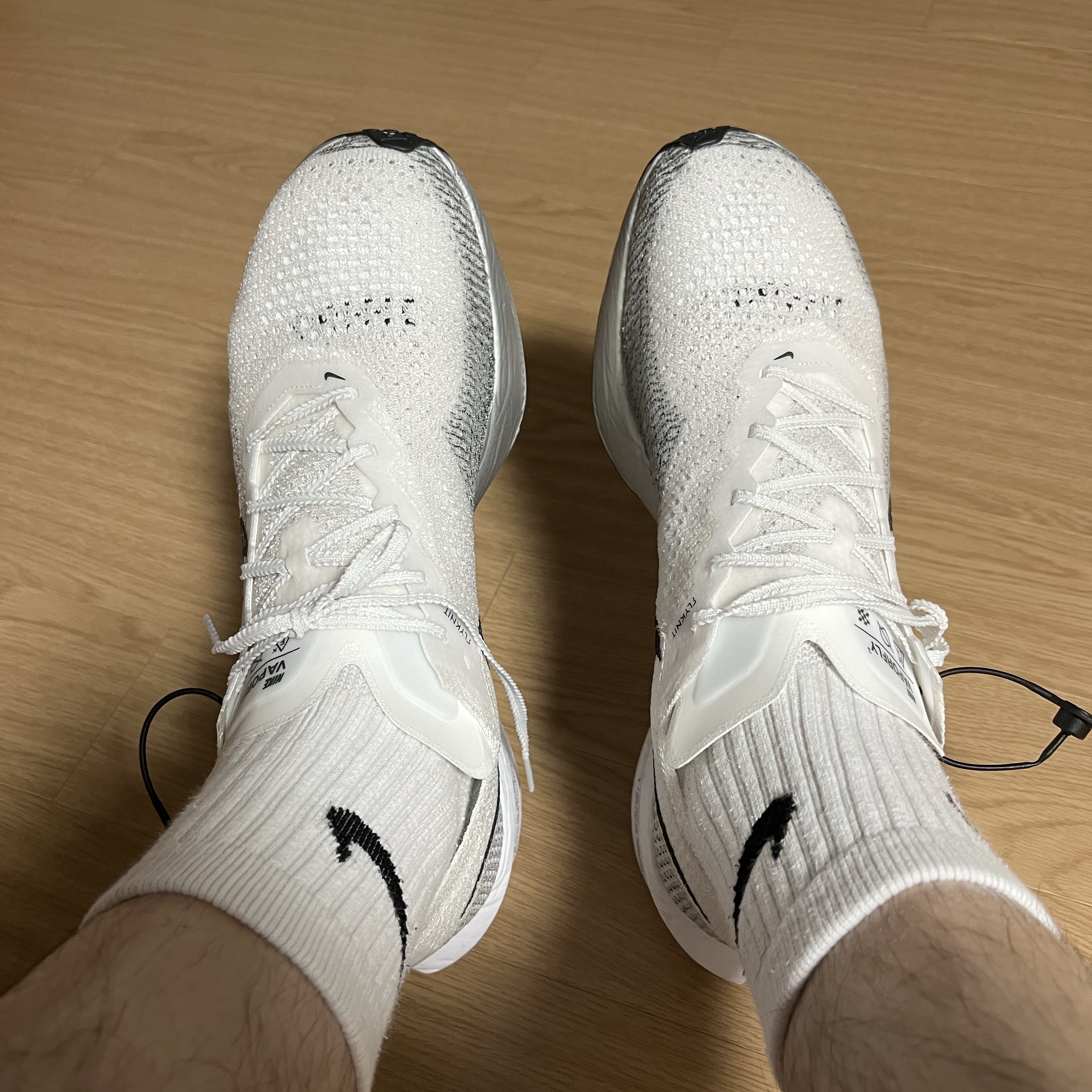 Nike ZoomX Vaporfly Next% 3 White Grey 착용 스타일 - 1
