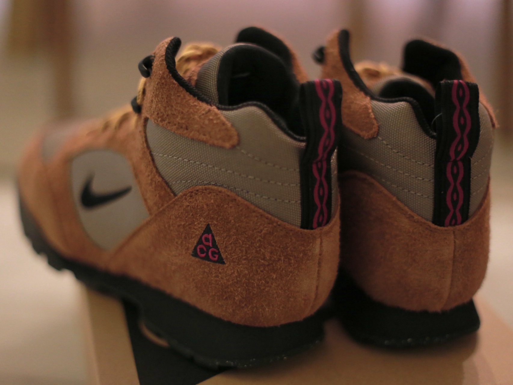 Nike ACG Torre Mid Waterproof Pecan and Olive Grey 착용 스타일 - 3