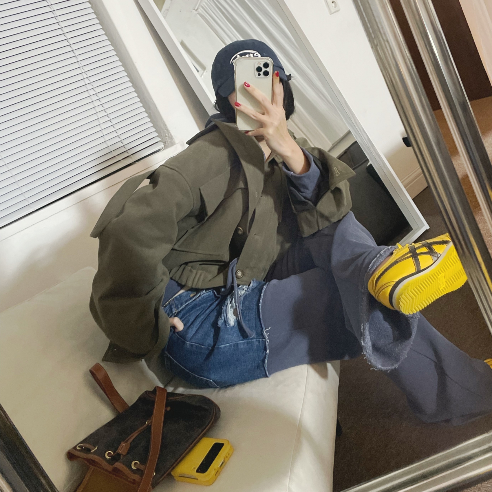 Emis New Logo Emis Cap Navy, Onitsuka Tiger Mexico 66 SD PF Yellow Black 착용 스타일 - 4