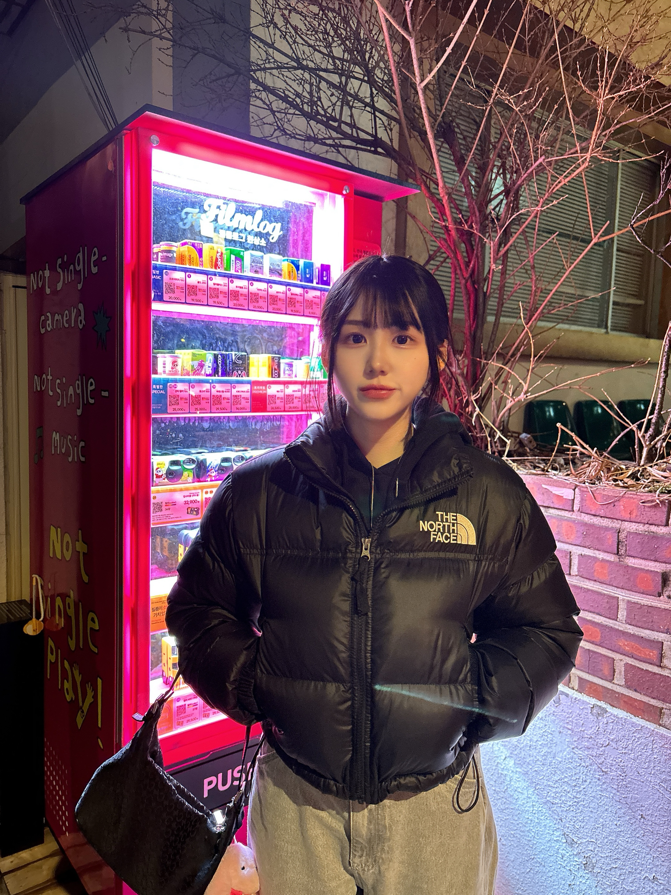 (W) The North Face Nuptse Short Jacket Black 착용 스타일 - 1