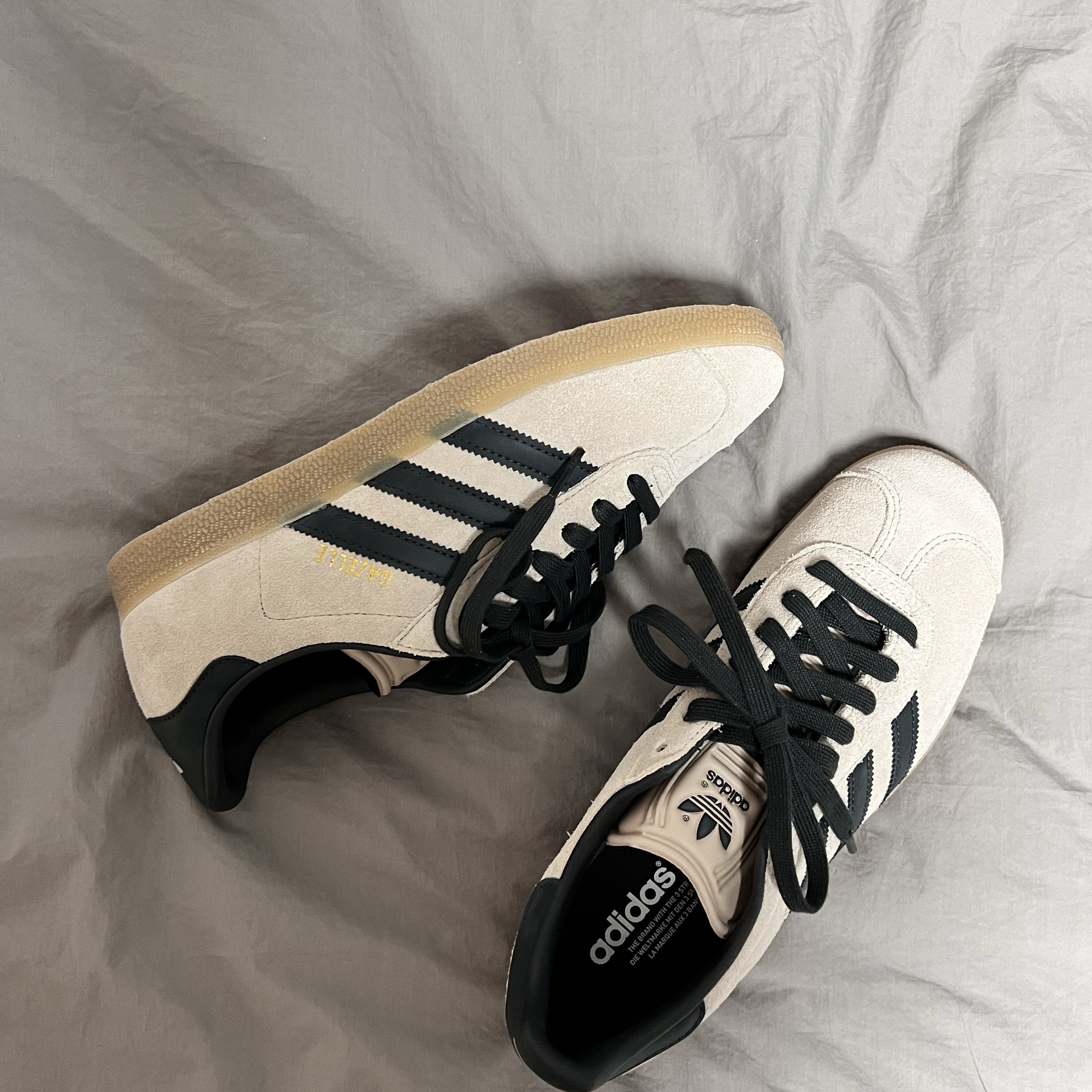 Adidas Gazelle Wonder Taupe Night Indigo 착용 스타일 - 1