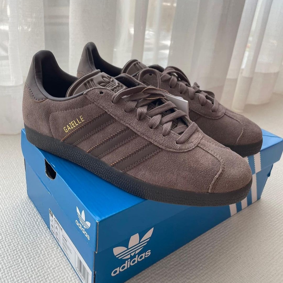 Adidas Gazelle Earth Strata Brown Gum 착용 스타일
