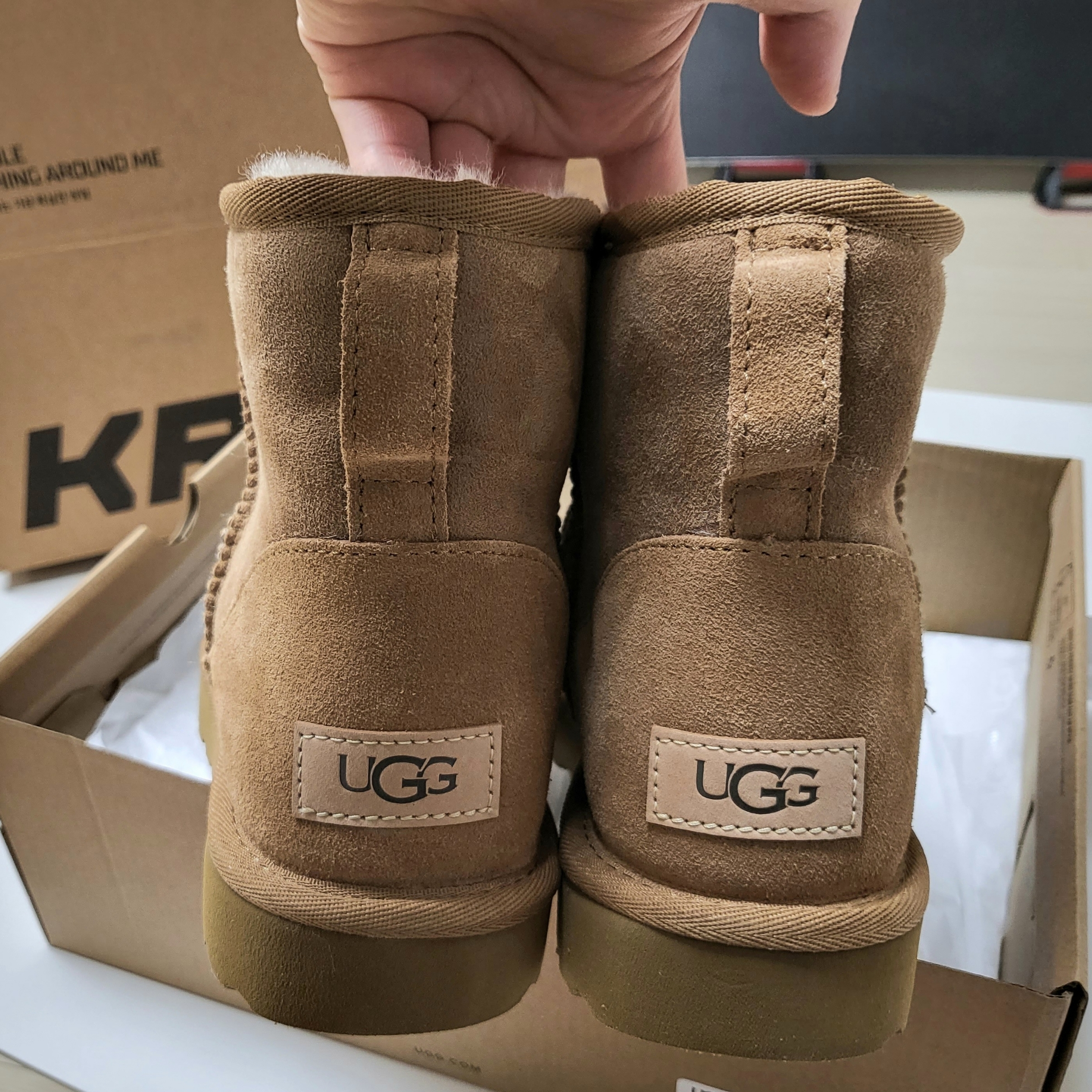 (W) UGG Classic Mini II Boots Chestnut 착용 스타일 - 3