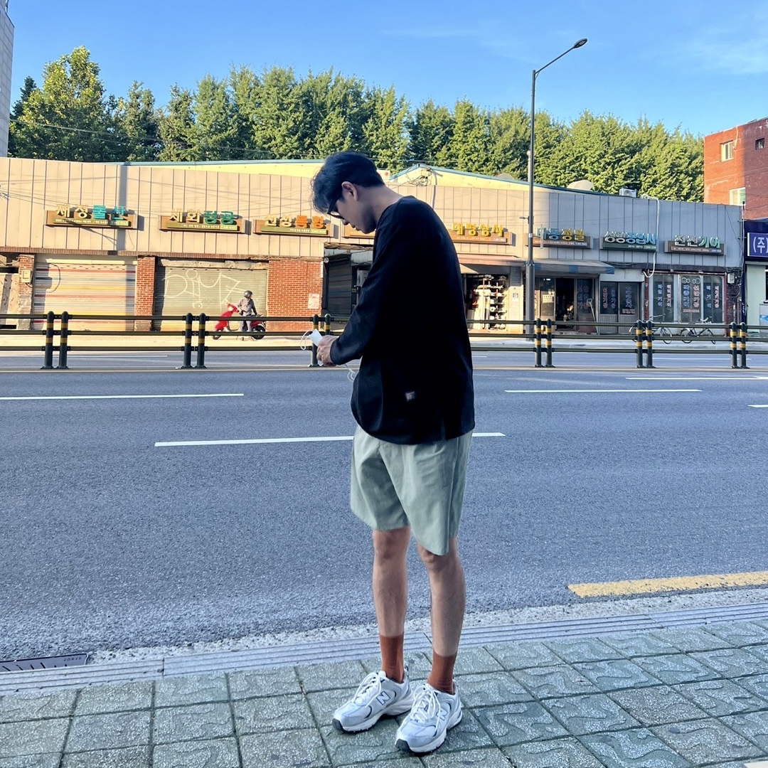 New Balance 530 Steel Grey 착용 스타일
