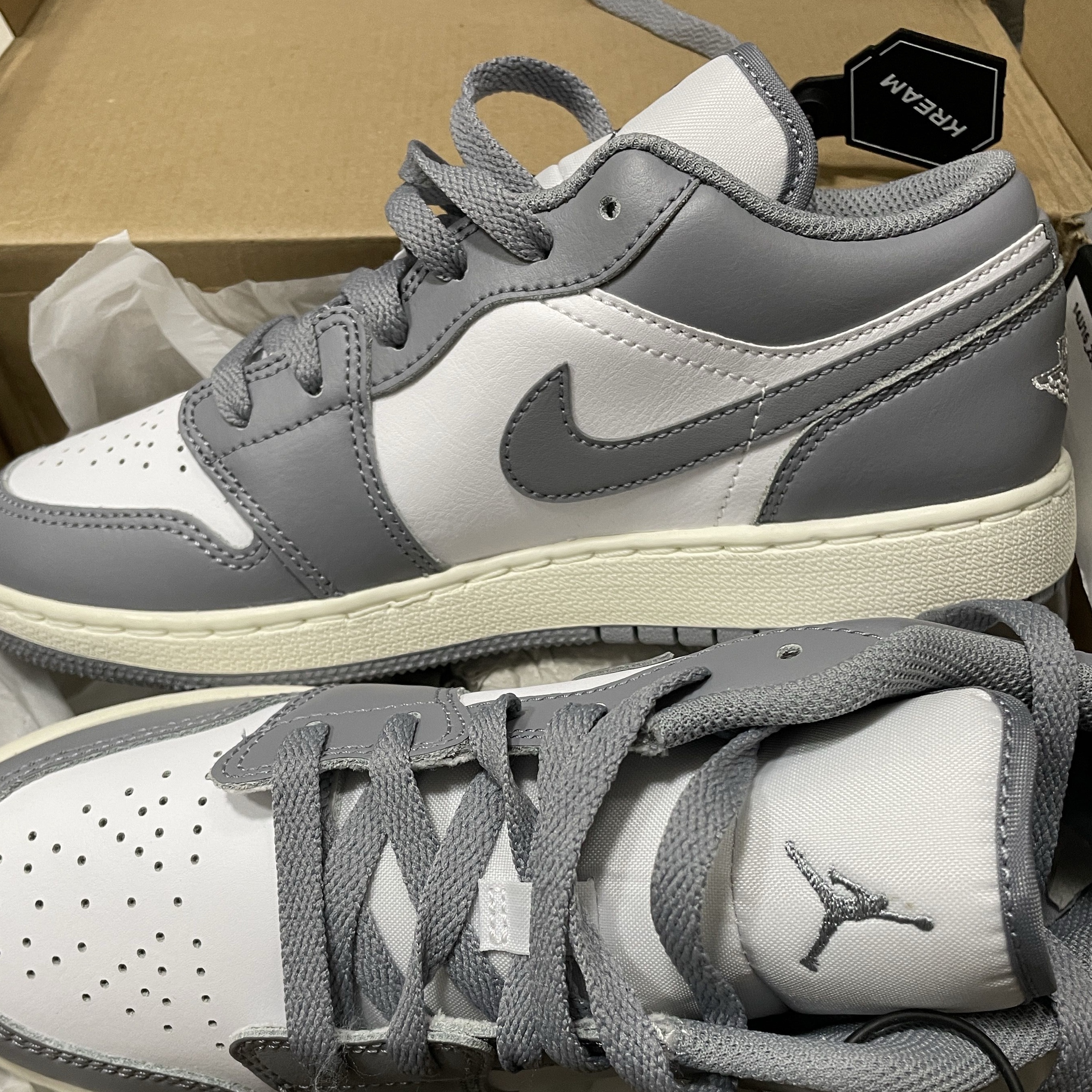(GS) Jordan 1 Low Stealth and White 착용 스타일
