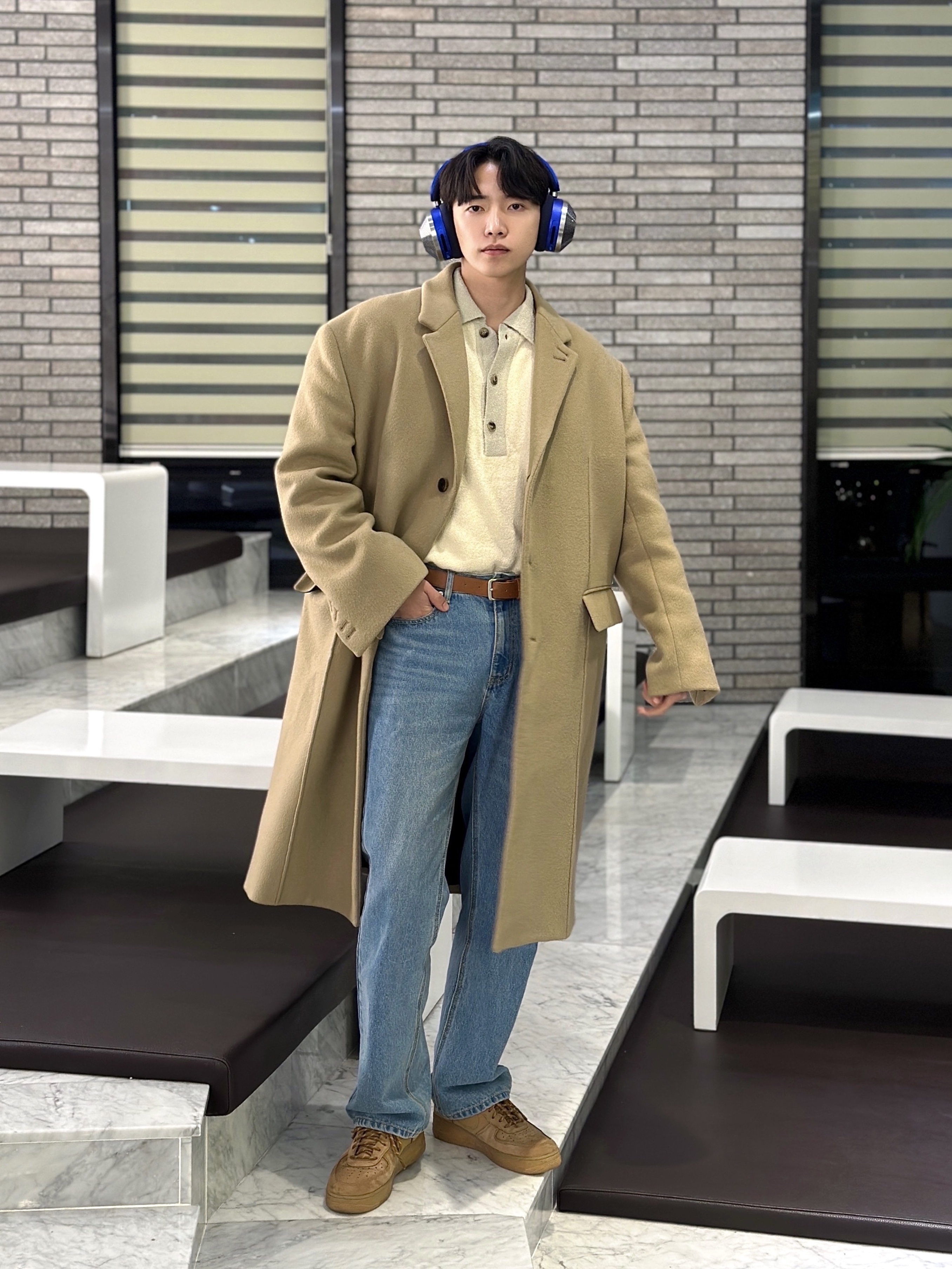 Nike Air Force 1 '07 WB Flax, Dyson Zone Noise Canceling Headphones Blue (Korean Ver.) 착용 스타일 - 3