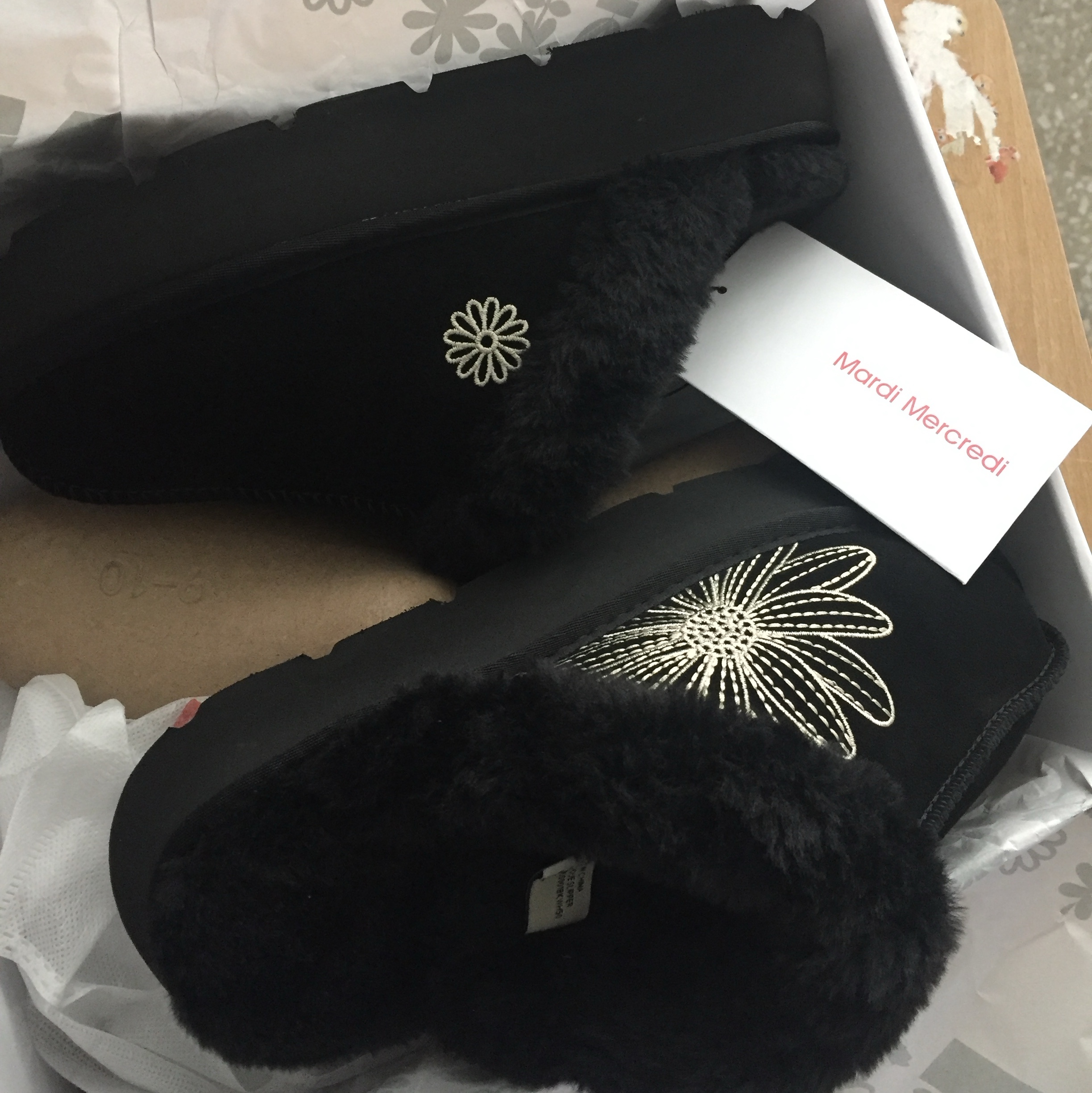 Mardi Mercredi Les Pompes Women Classique Slipper Black 착용 스타일 - 1