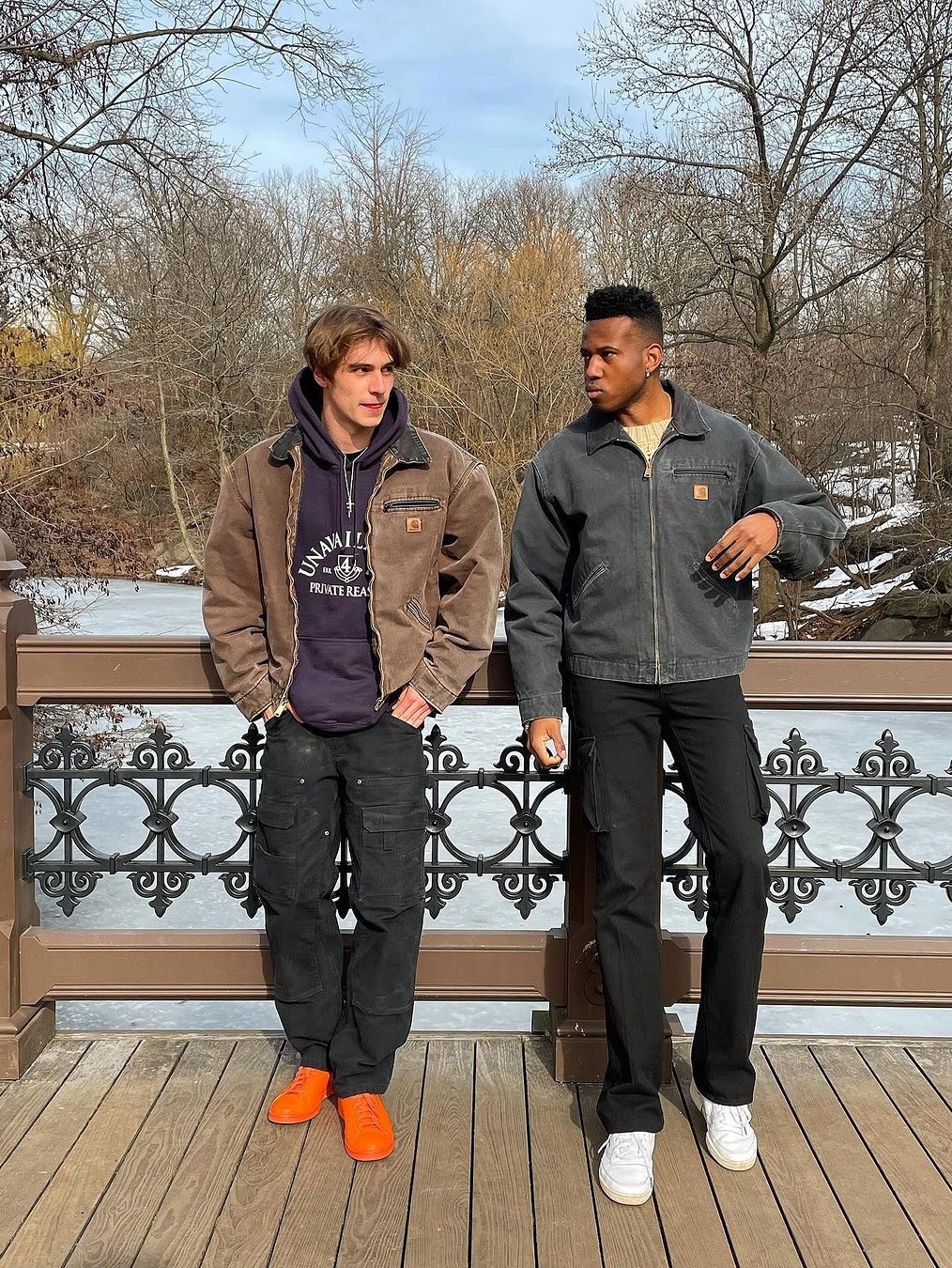 Carhartt WIP Organic Cotton Dearborn Canvas OG Detroit Jacket Deep Hamilton Brown Aged Canvas - Winter, Carhartt WIP Dearborn Canvas OG Chore Coat Smoke Green Aged Canvas - Winter 착용 스타일 - 4