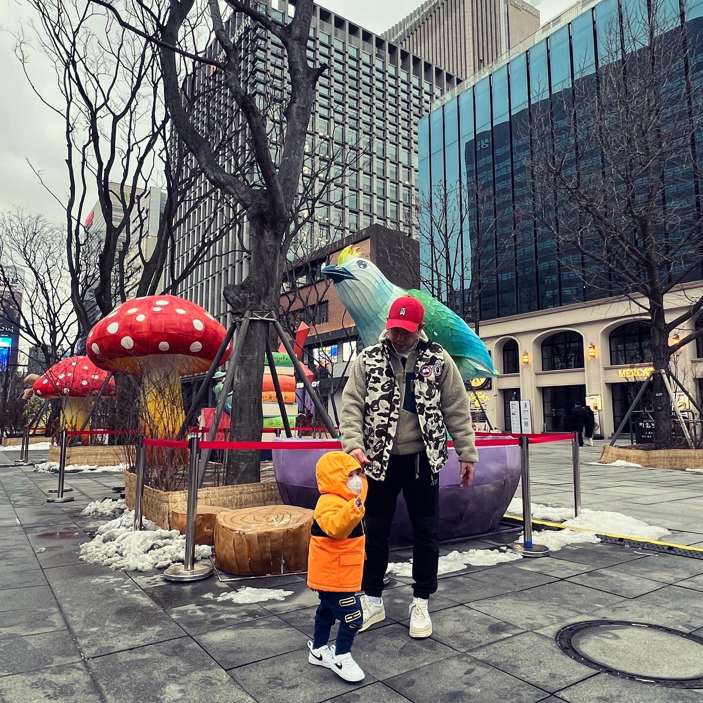 Canada Goose x BAPE Freestyle Vest Green, Patagonia Classic Retro-X Jacket Pelican Dark Borealis Green 착용 스타일 - 1