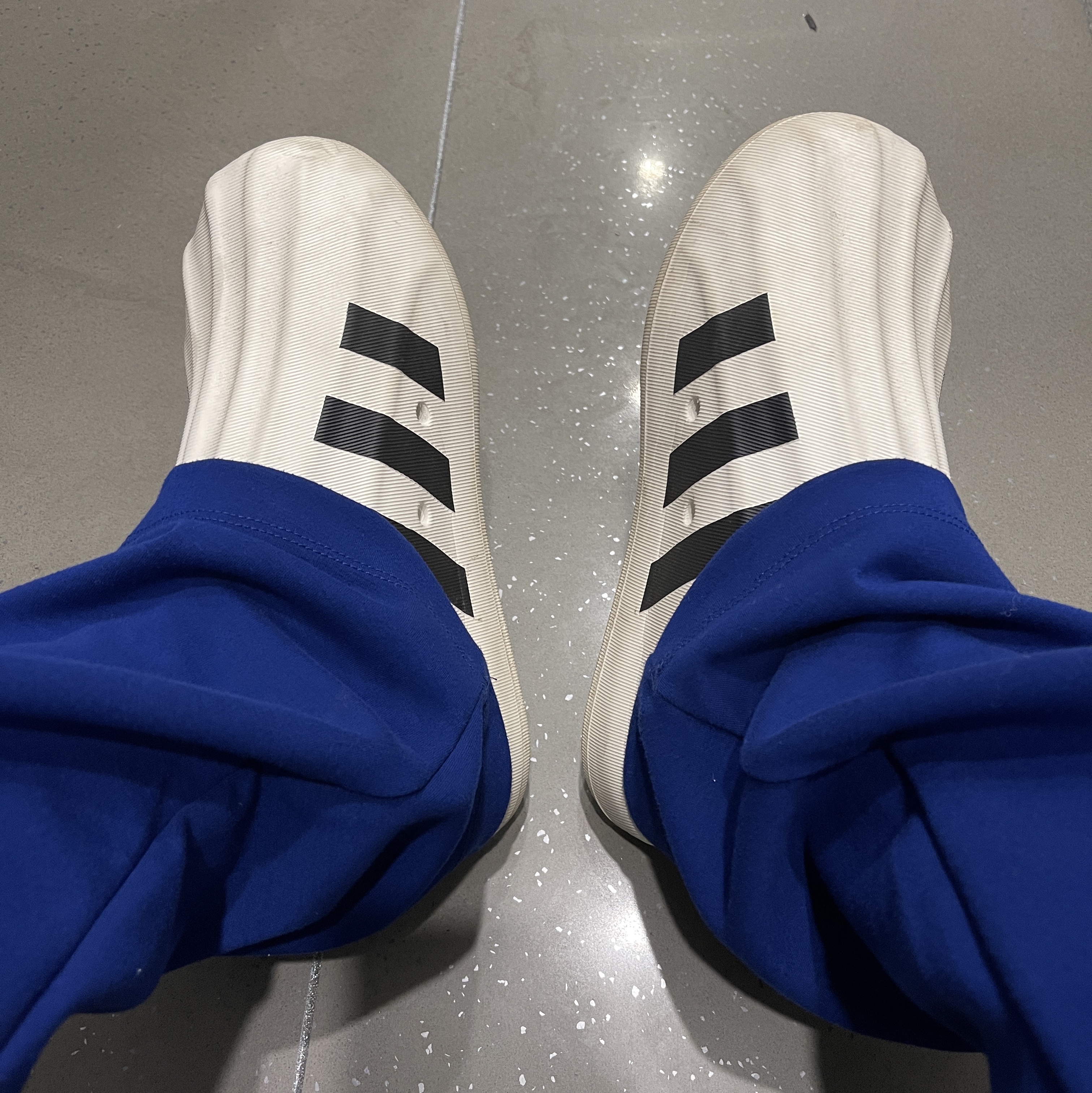 Adidas Adifom Superstar Core White 착용 스타일