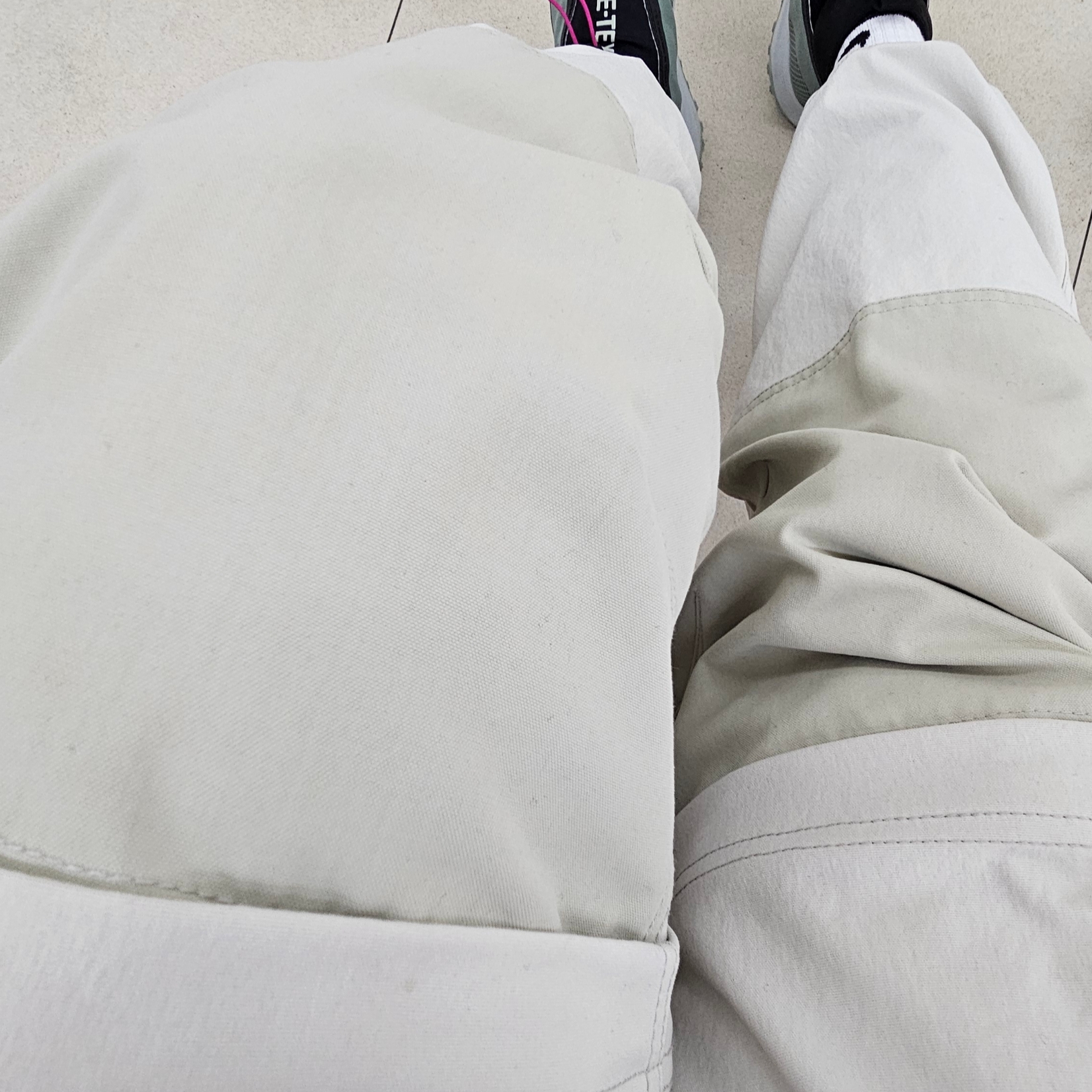 Nike ACG Smith Summit Cargo Pants Light Bone - Asia, Nike ACG Mountain Fly Gore-Tex Clay Green 착용 스타일