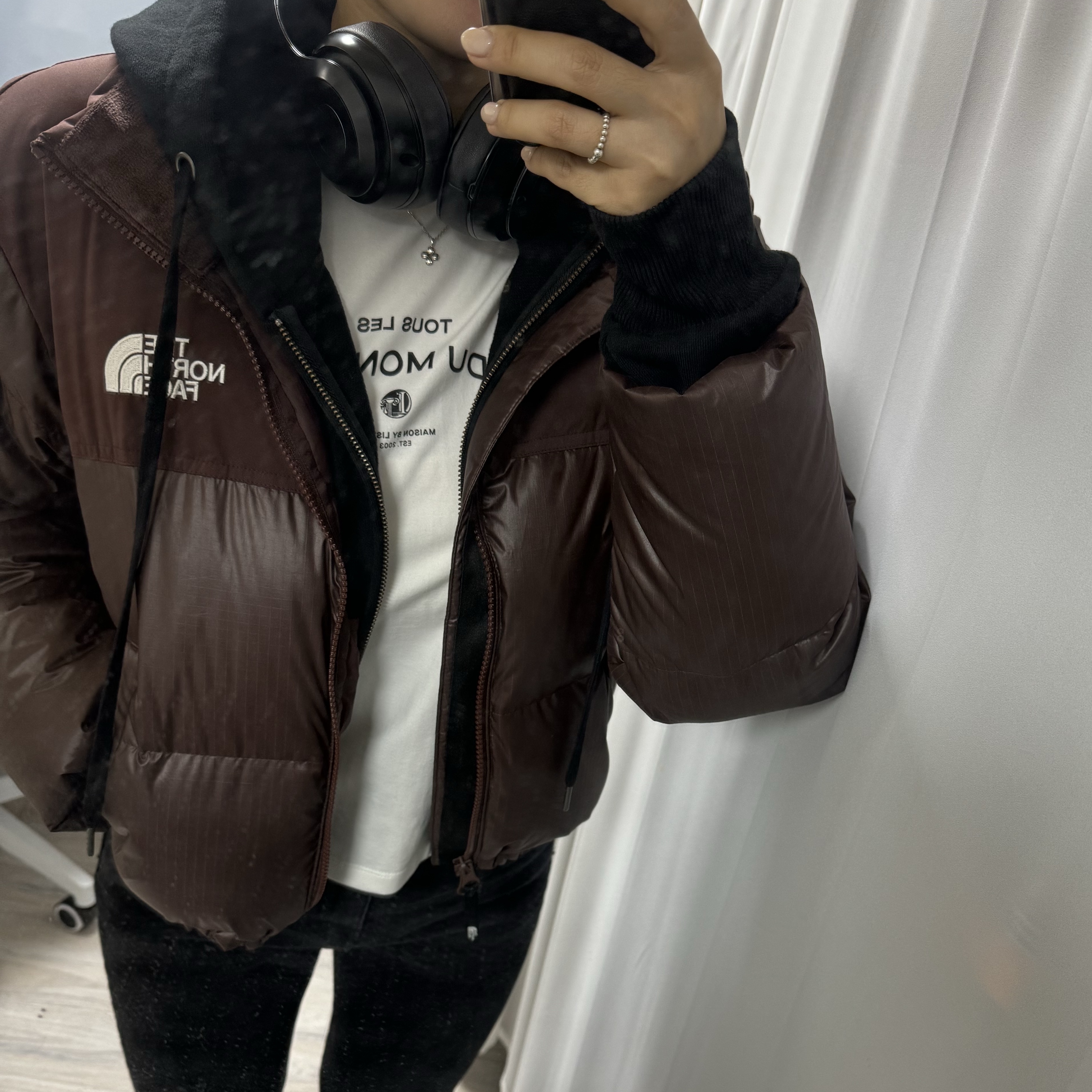 (W) The North Face White Label Novelty Nuptse Down Jacket Cocoa Brown 착용 스타일 - 3