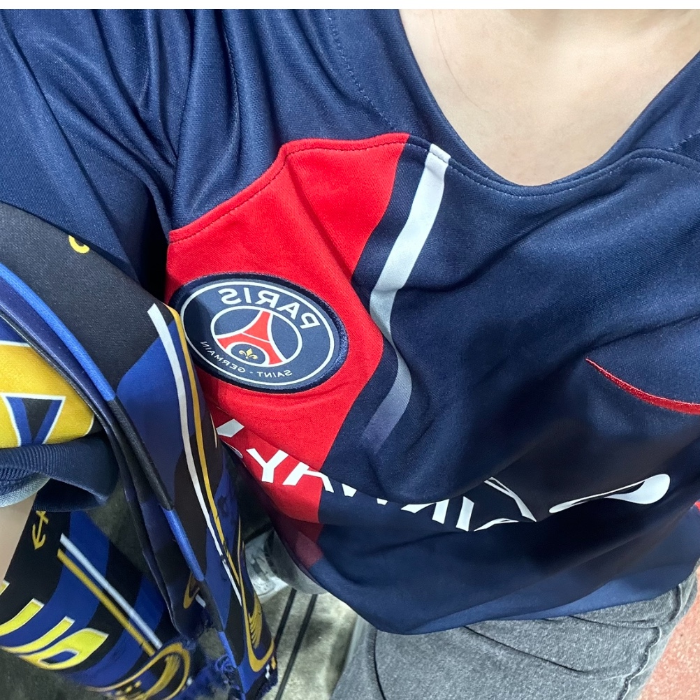 Nike Paris Saint-Germain 2023/24 Dri-Fit Stadium Home Jersey Midnight Navy (Non Marking Ver.), (W) Nike Air Force 1 '07 Low White 착용 스타일 - 1