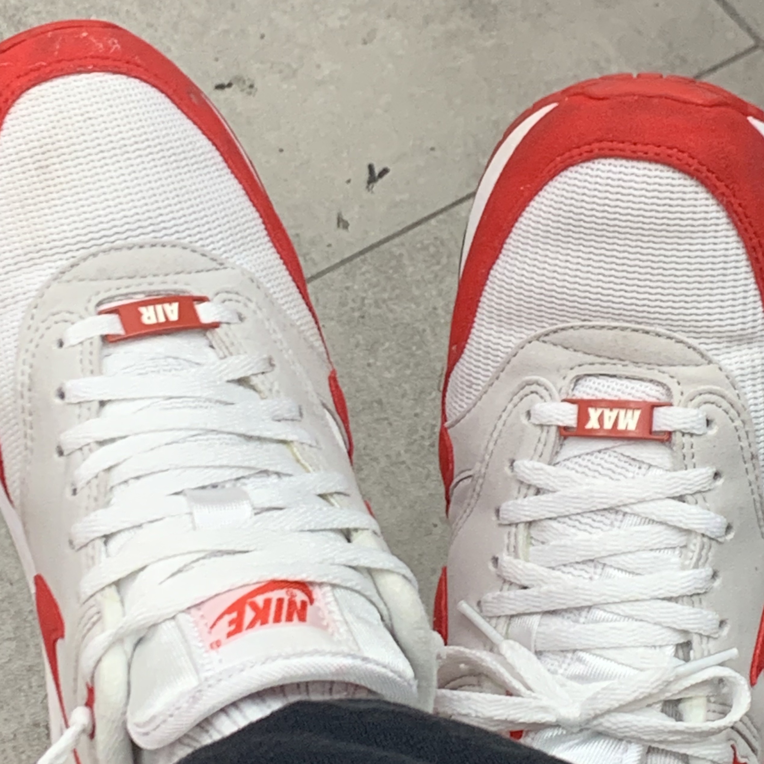 (W) Nike Air Max 1 '86 OG Big Bubble White University Red 착용 스타일 - 1