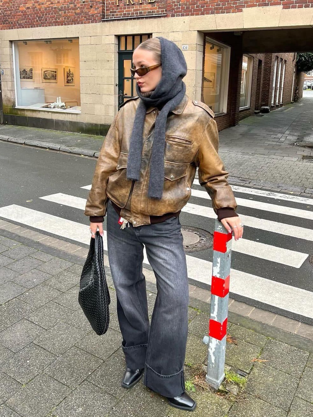 Acne Studios Narrow Wool Fringe Muffler Grey Melange, Saenginstudios Stripe 2Way Knit Muffler Gray 착용 스타일 - 2