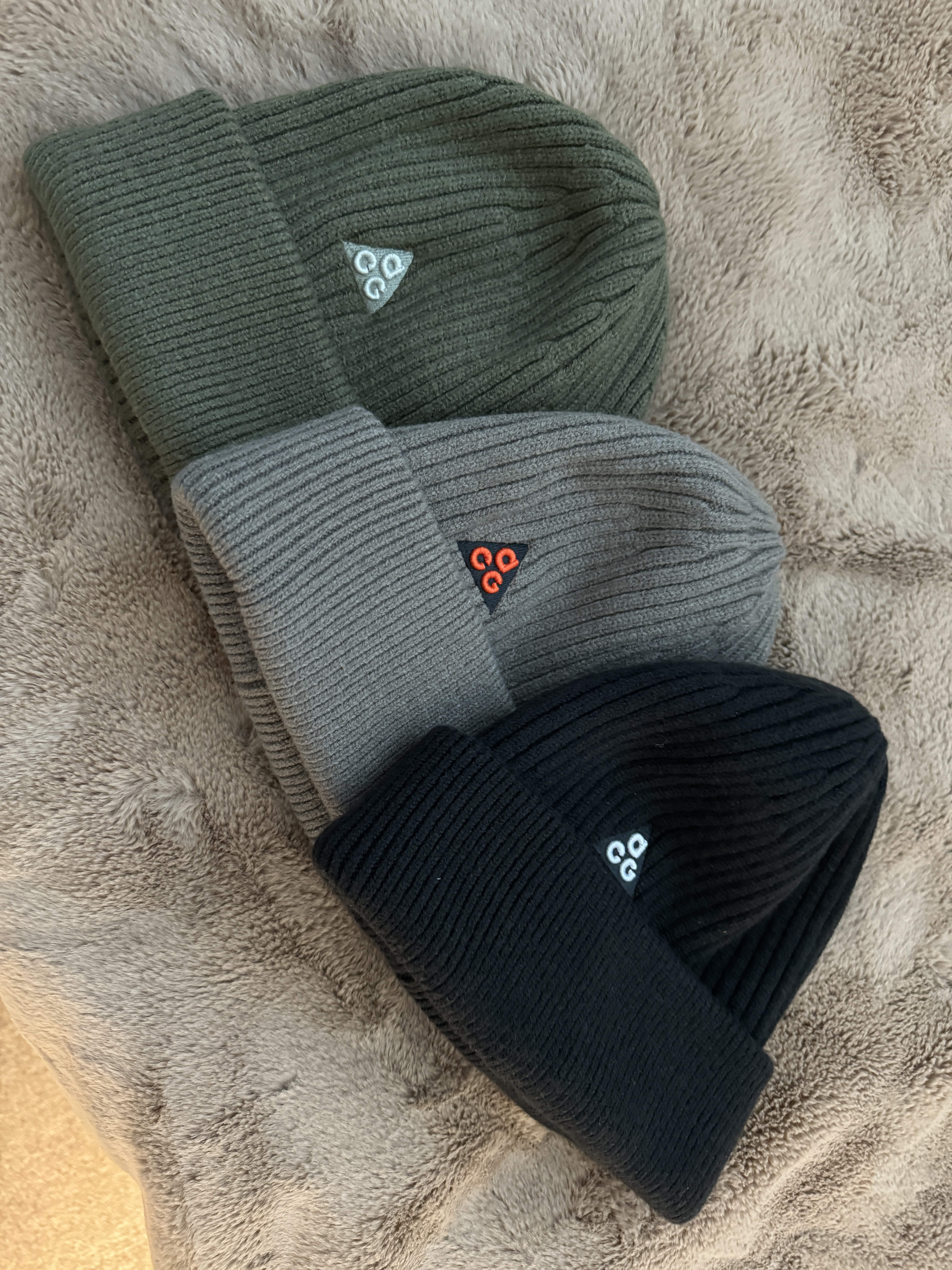 Nike NRG ACG Cuffed Beanie Medium Olive, Nike NRG ACG Cuffed Beanie Olive Grey 착용 스타일