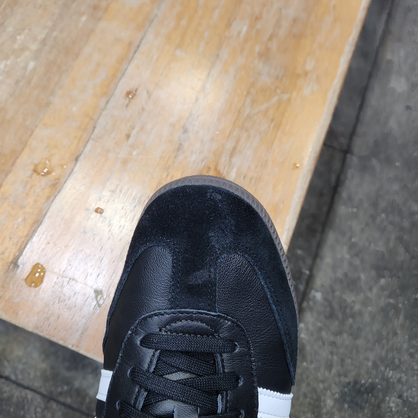 Adidas Samba OG Black White Gum 착용 스타일 - 1
