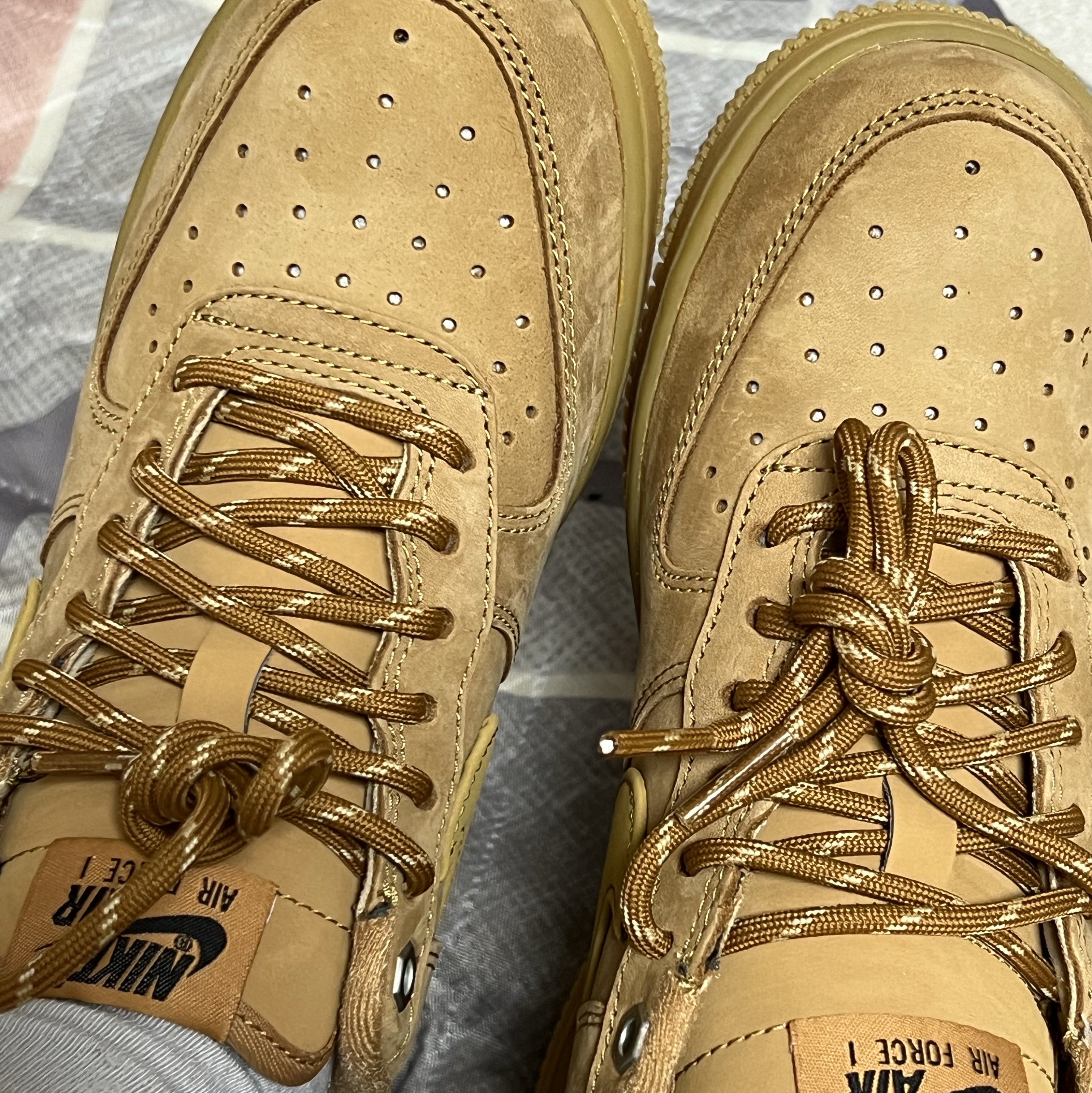 Nike Air Force 1 '07 WB Flax 착용 스타일 - 1