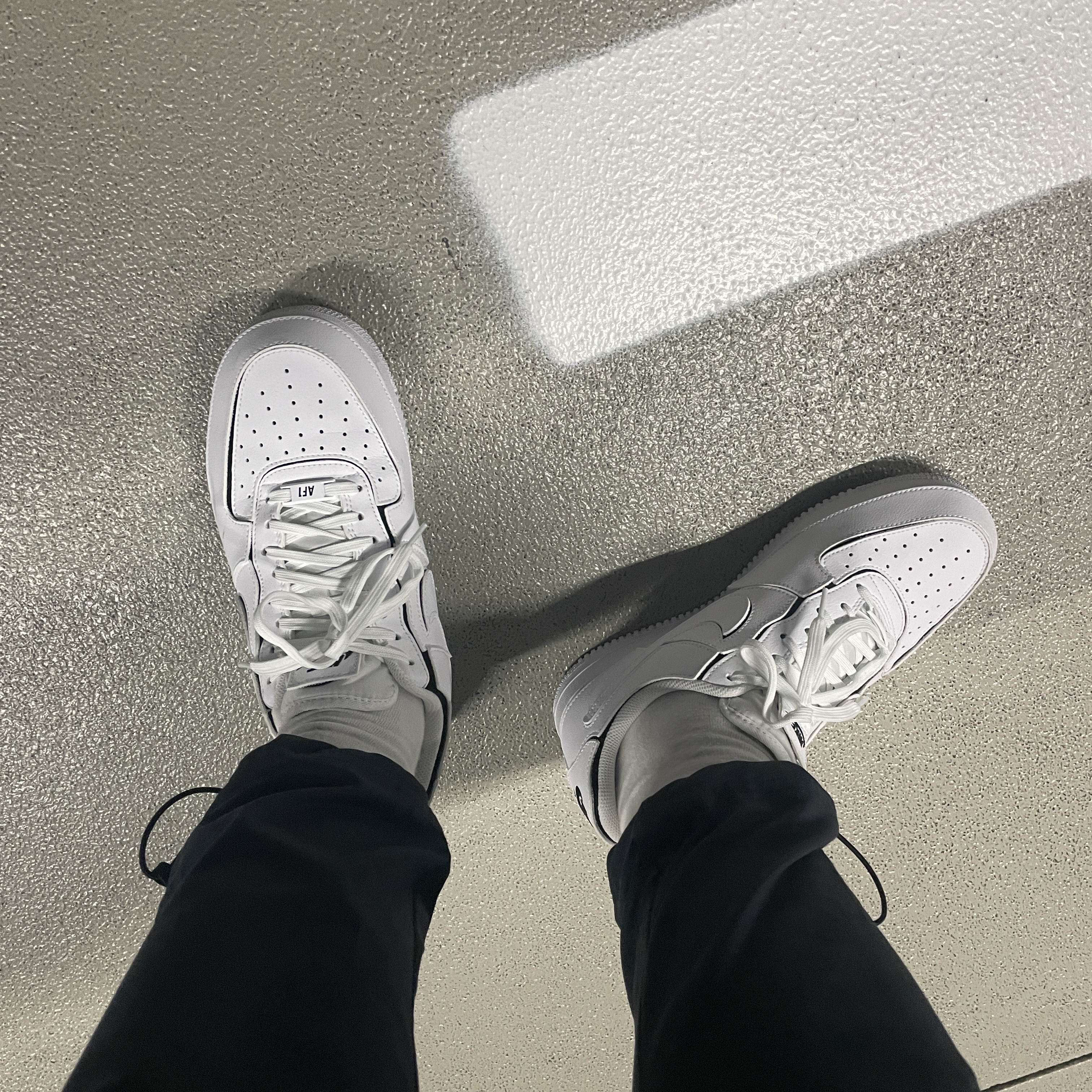 Nike Air Force 1/1 Cosmic Clay 착용 스타일