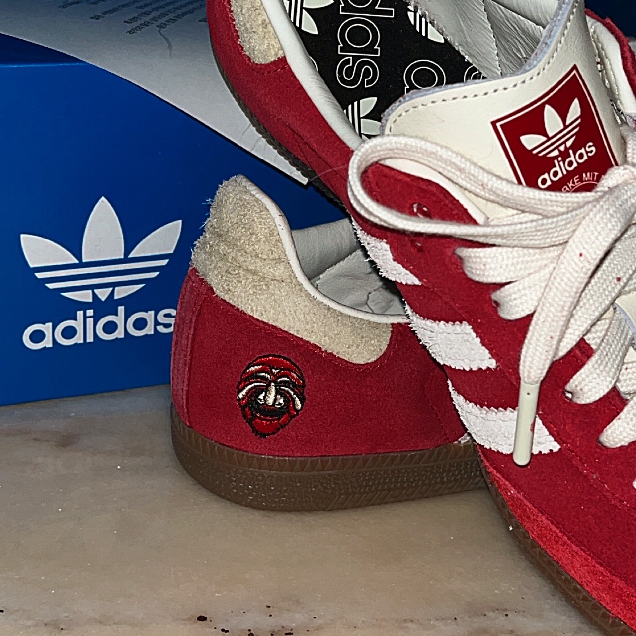 Adidas Samba OG Tal Better Scarlet Off White 착용 스타일 - 1