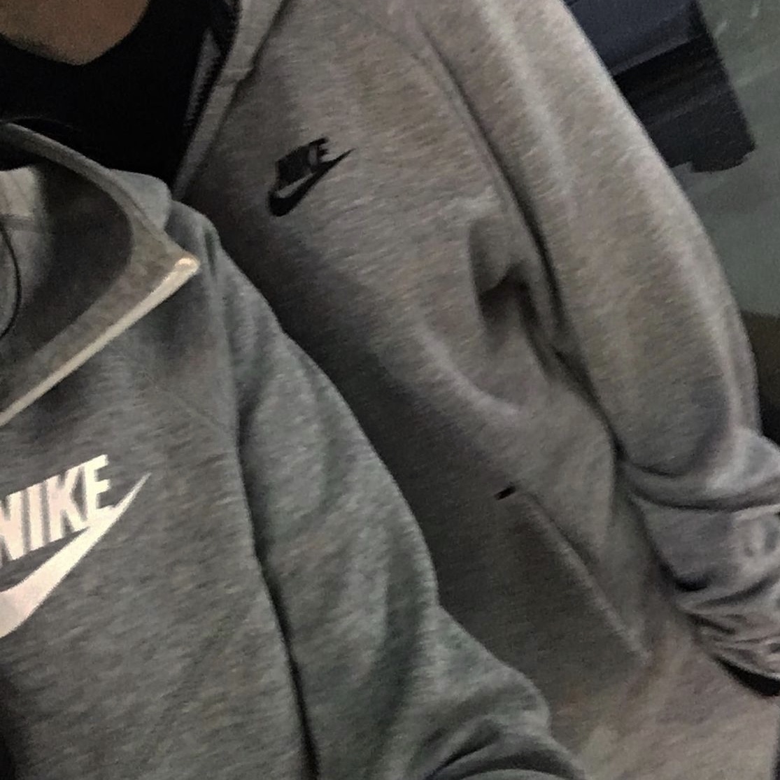 Nike NSW Tech Fleece Jogger Dark Grey Heather - Asia, (W) Nike NSW Tech Fleece Windrunner Full Zip Hoodie Grey - US/EU 착용 스타일