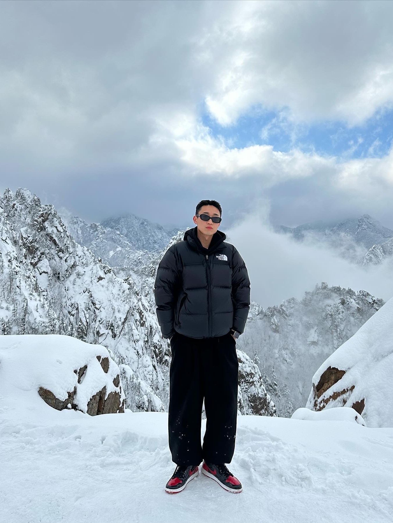 The North Face 1996 Eco Nuptse Jacket Black, Gentle Monster Tambu 01 Black 착용 스타일 - 2