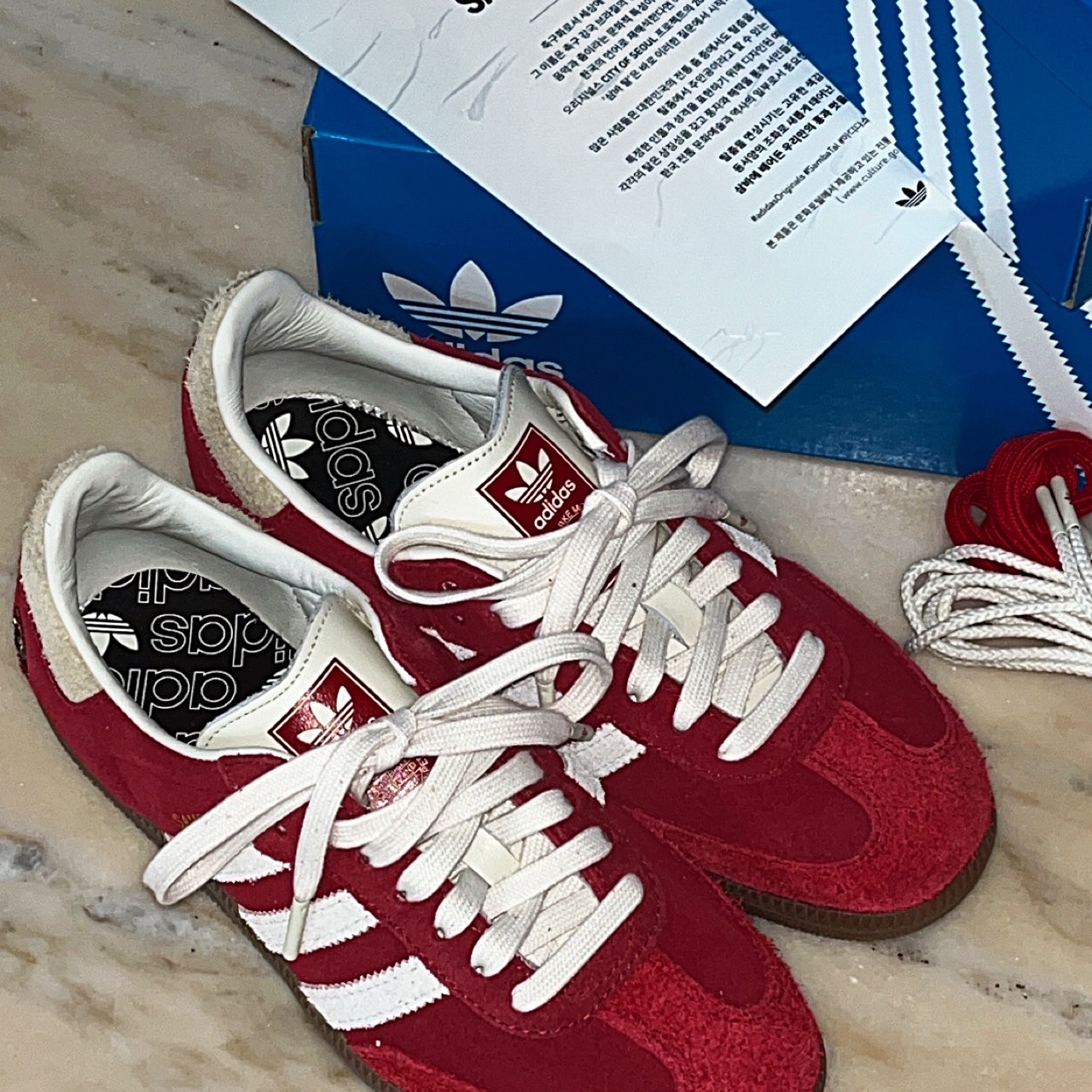 Adidas Samba OG Tal Better Scarlet Off White 착용 스타일 - 2